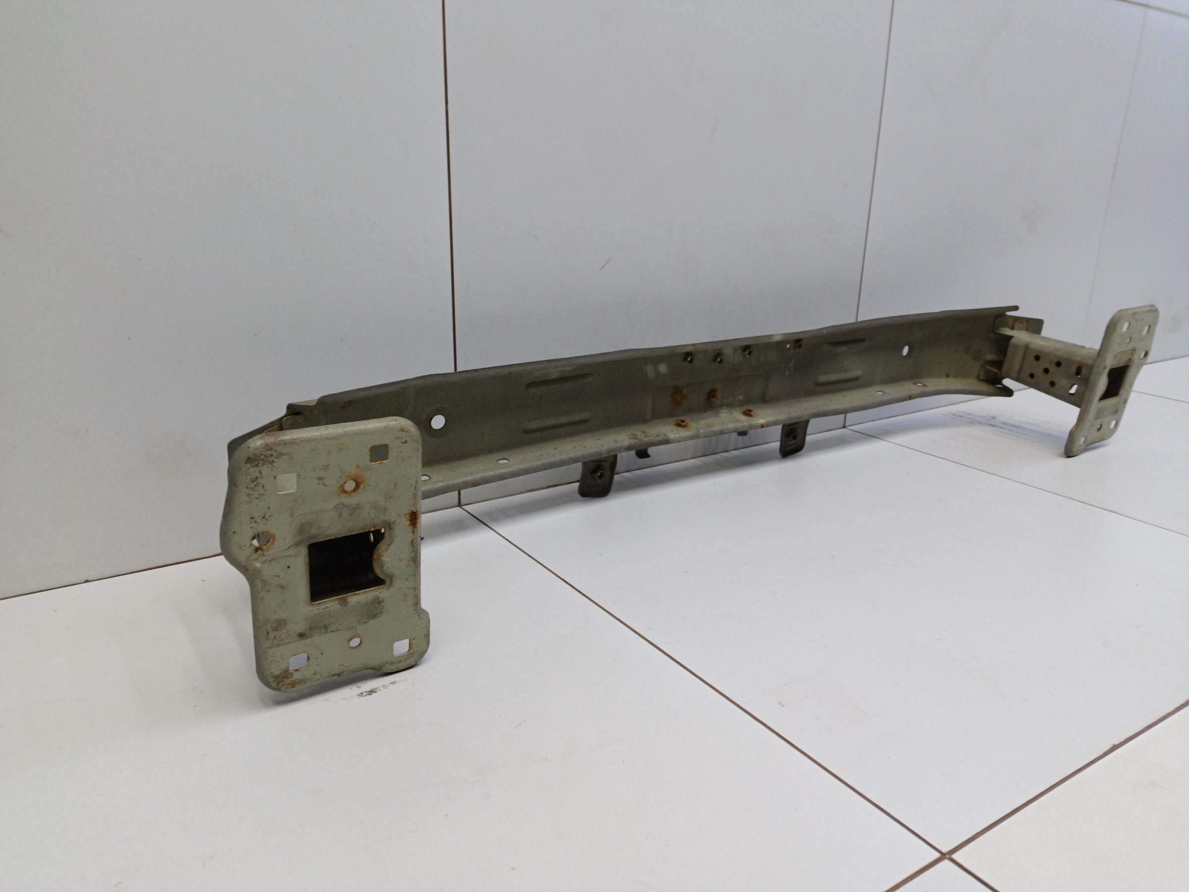 Усилитель переднего бампера Haval F7