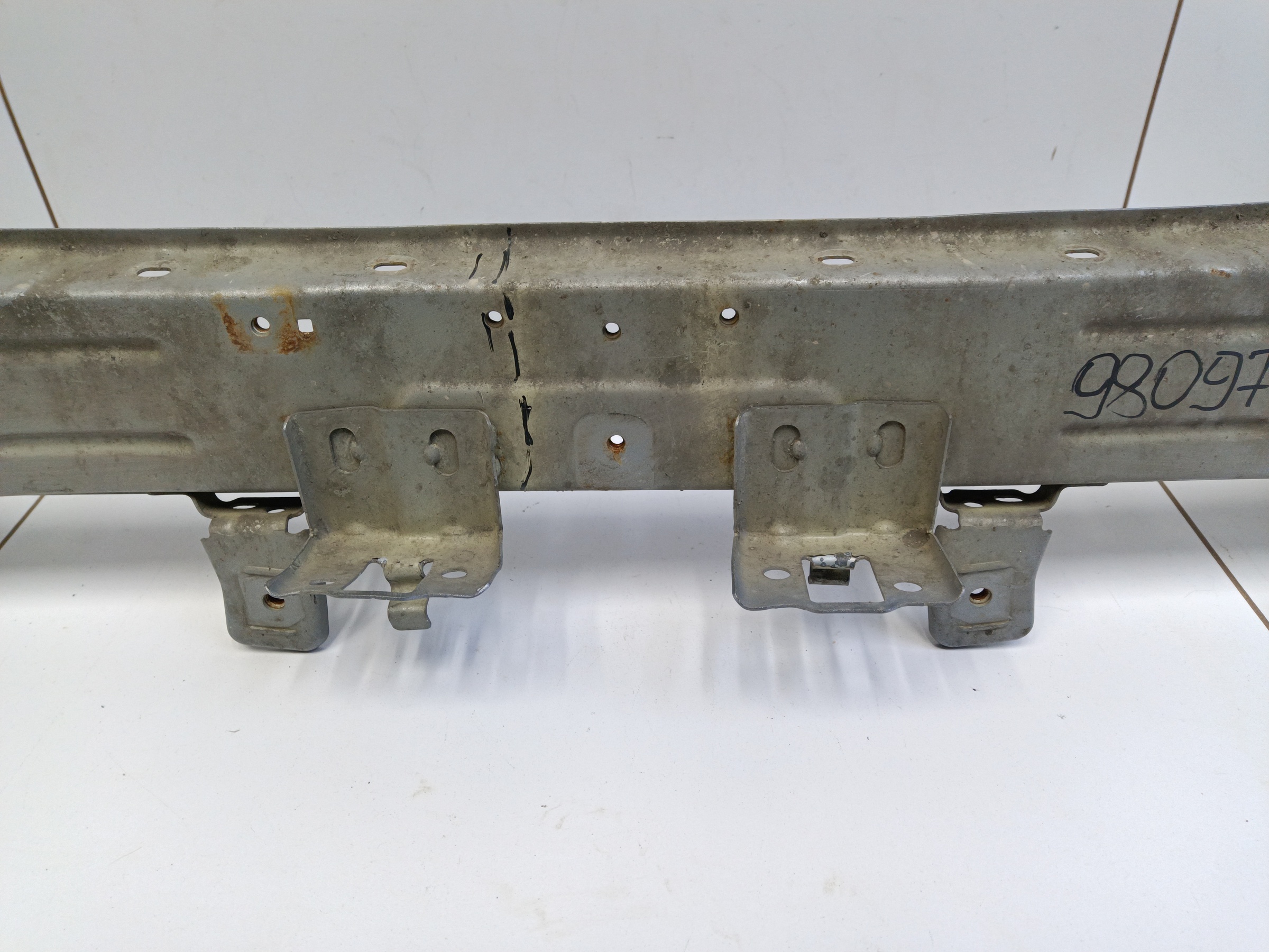 Усилитель переднего бампера Haval F7