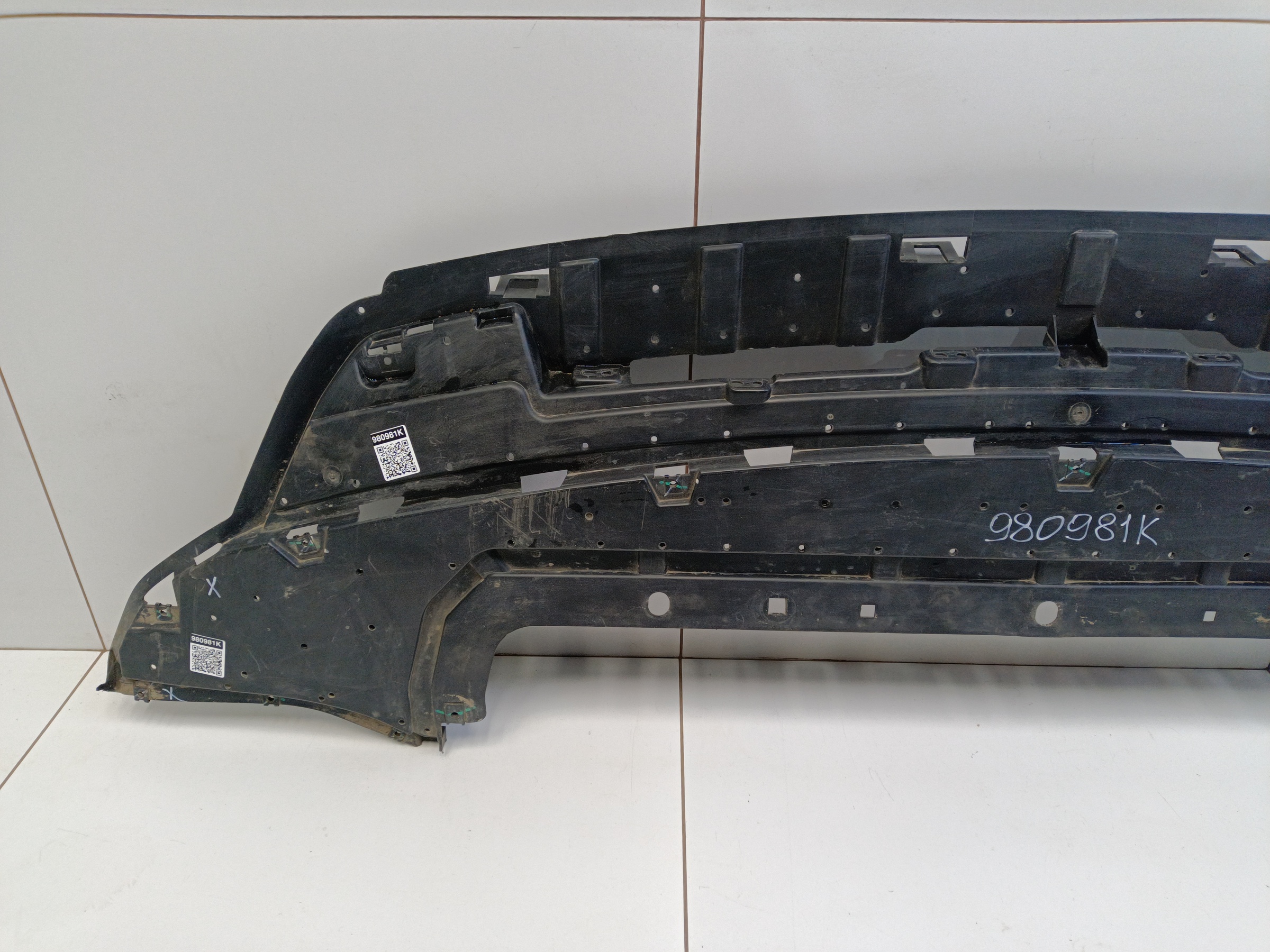 Пыльник переднего бампера Geely Atlas 2