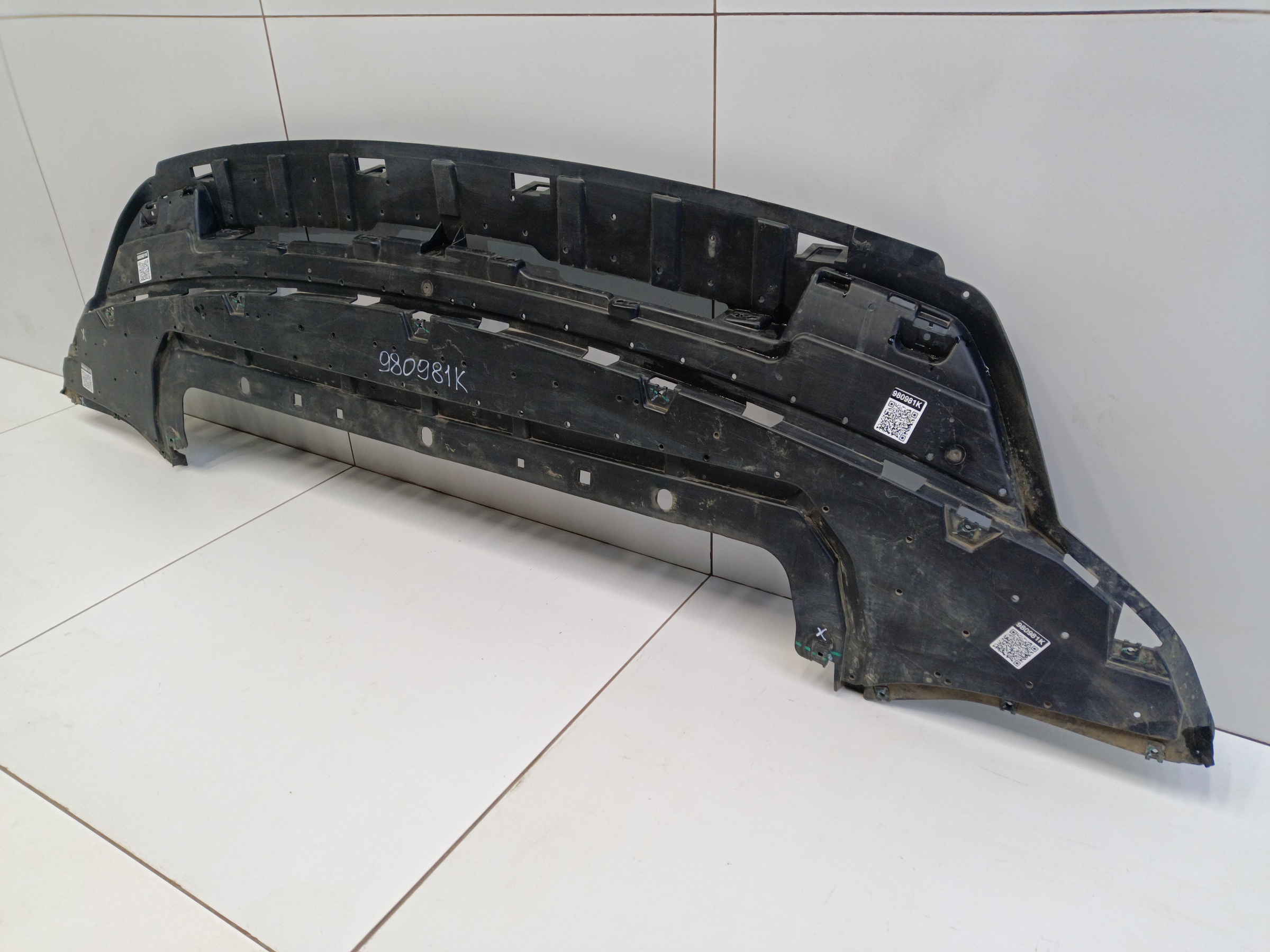 Пыльник переднего бампера Geely Atlas 2