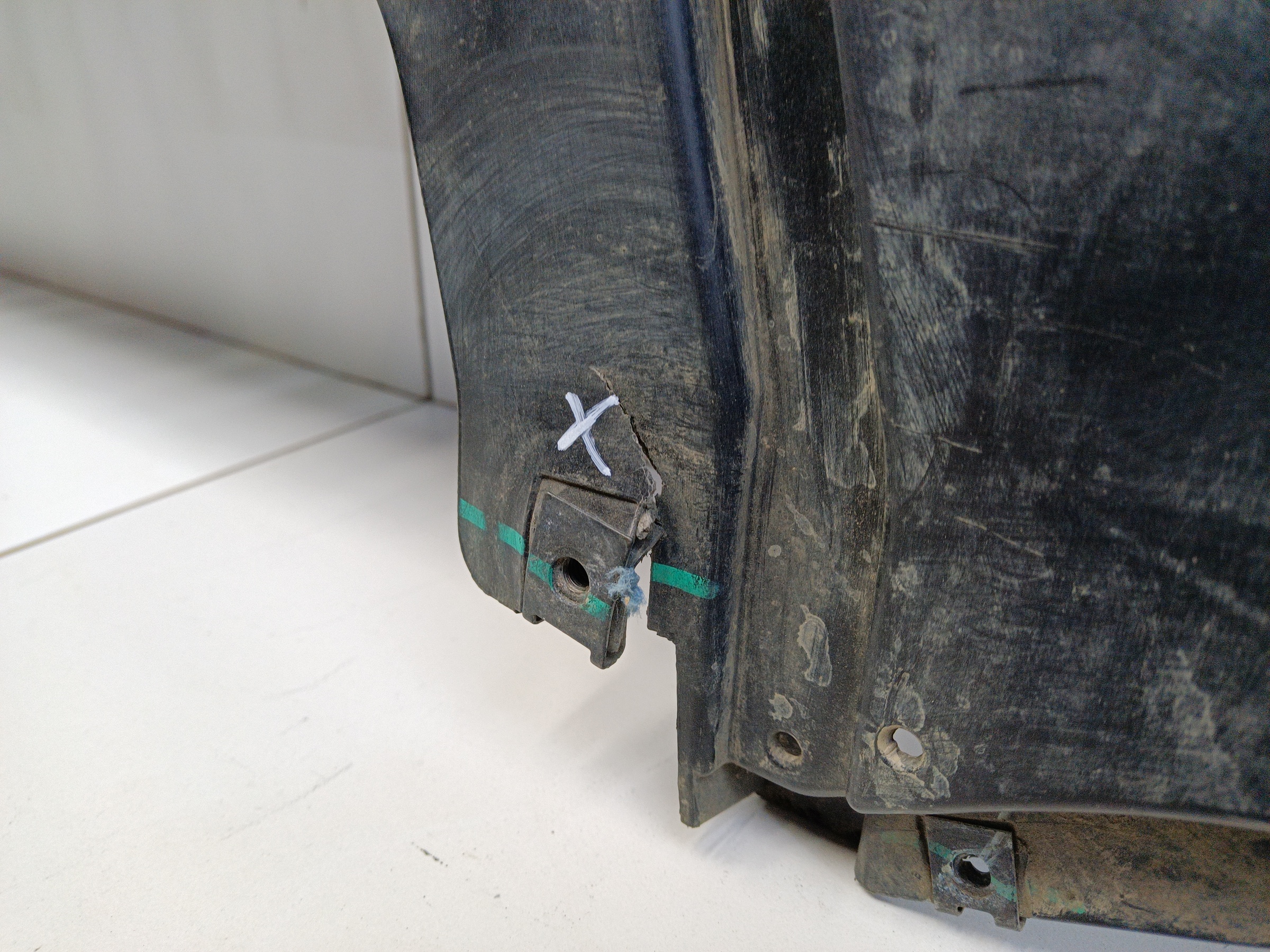 Пыльник переднего бампера Geely Atlas 2