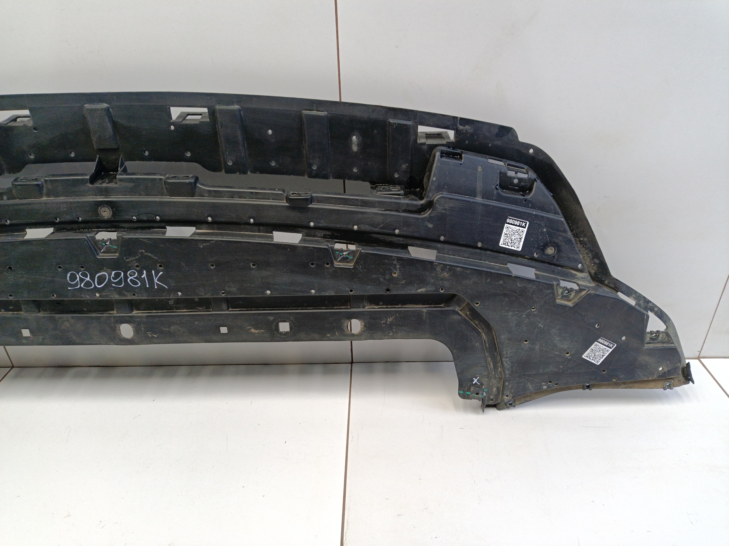 Пыльник переднего бампера Geely Atlas 2