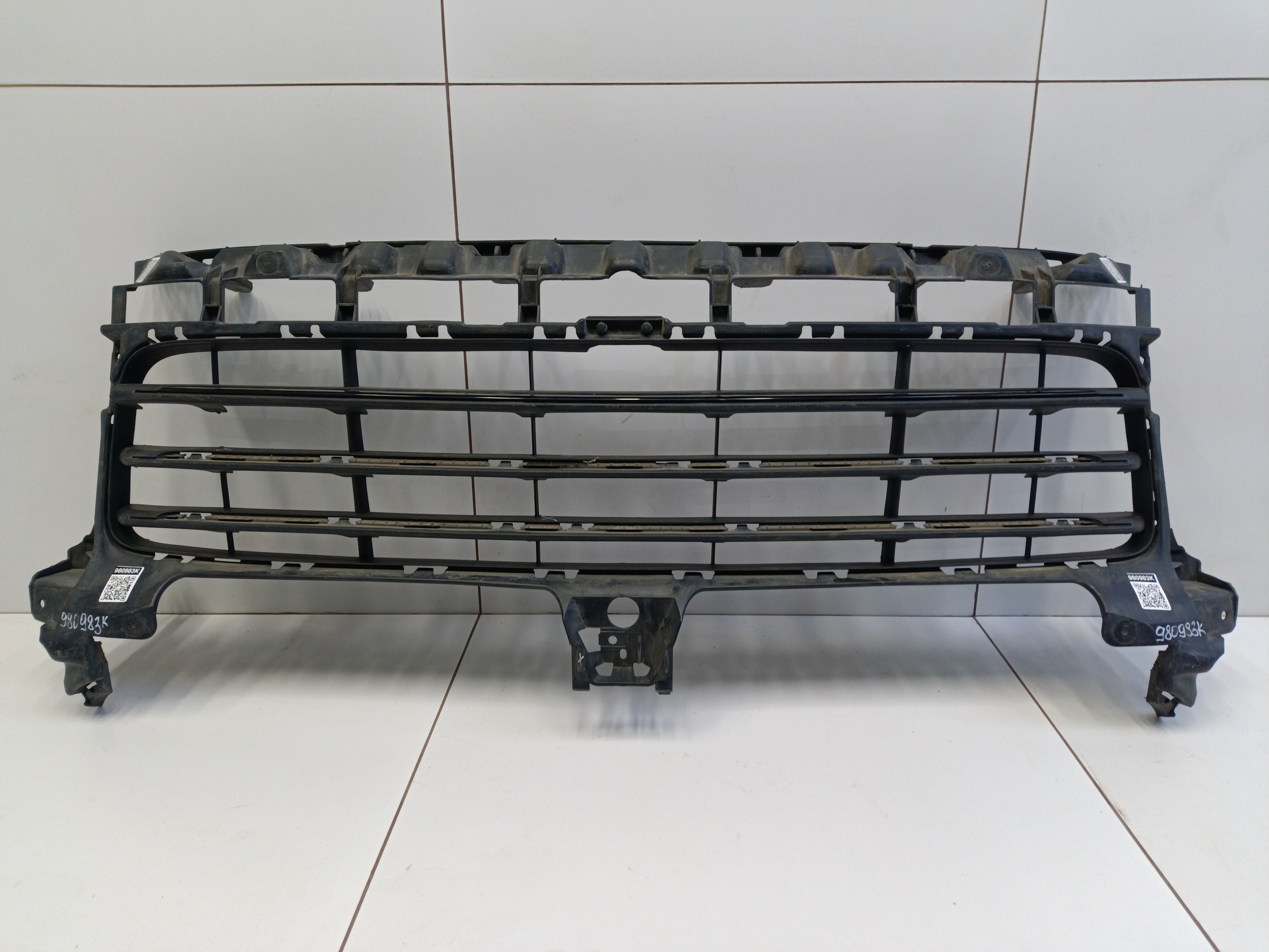 Решётка переднего бампера центральная Porsche Cayenne 3