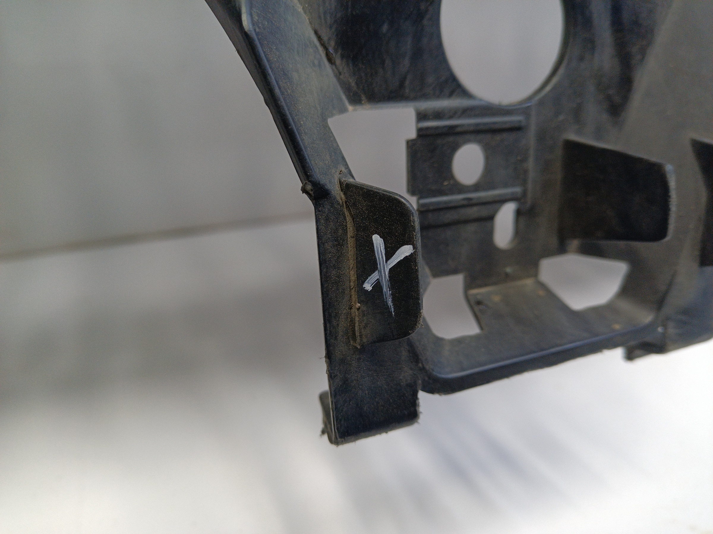 Решётка переднего бампера центральная Porsche Cayenne 3