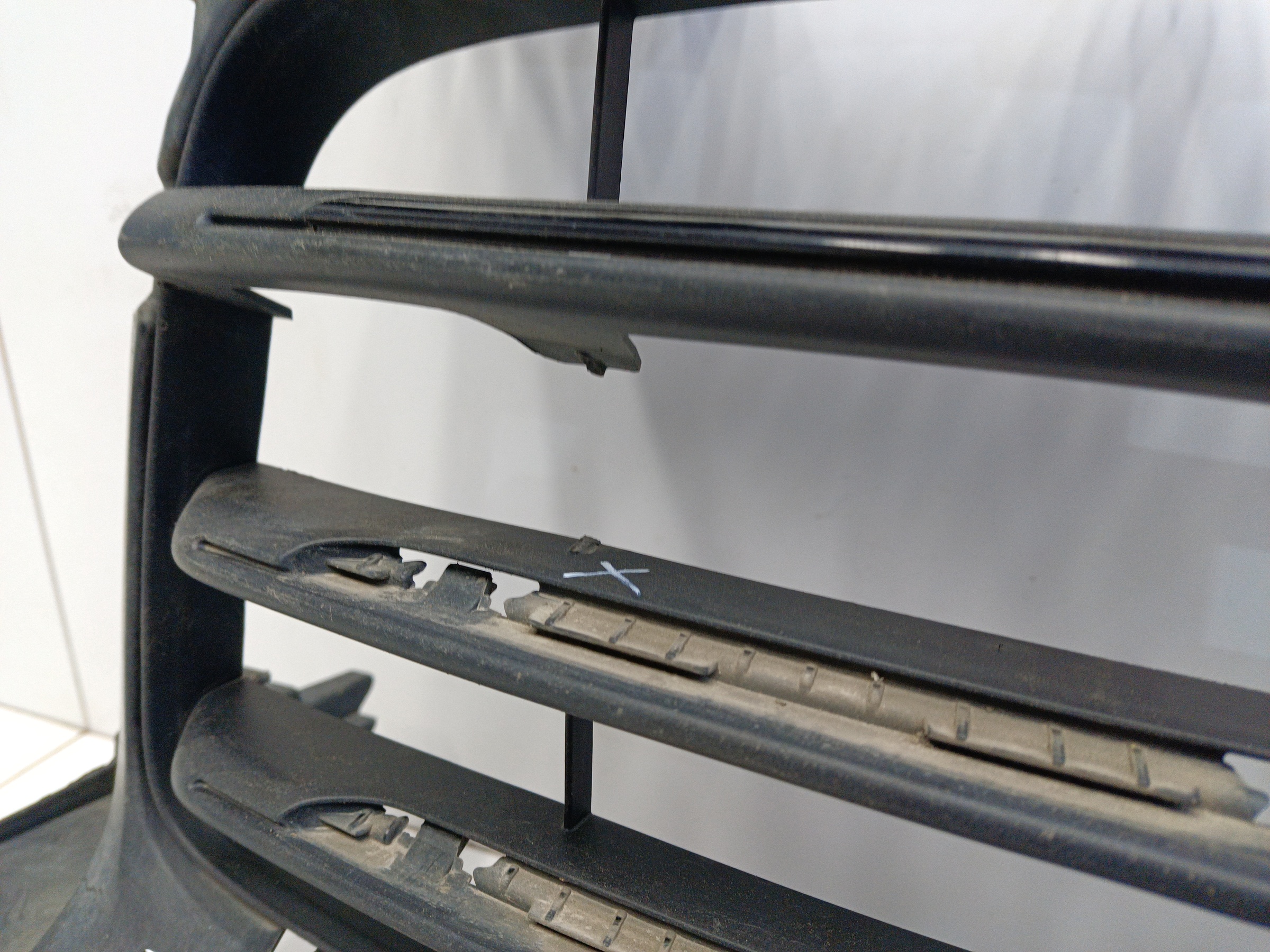 Решётка переднего бампера центральная Porsche Cayenne 3