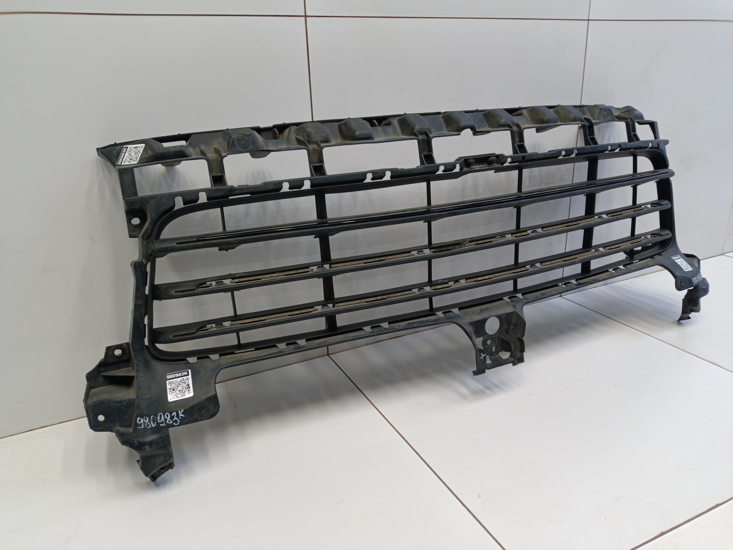 Решётка переднего бампера центральная Porsche Cayenne 3