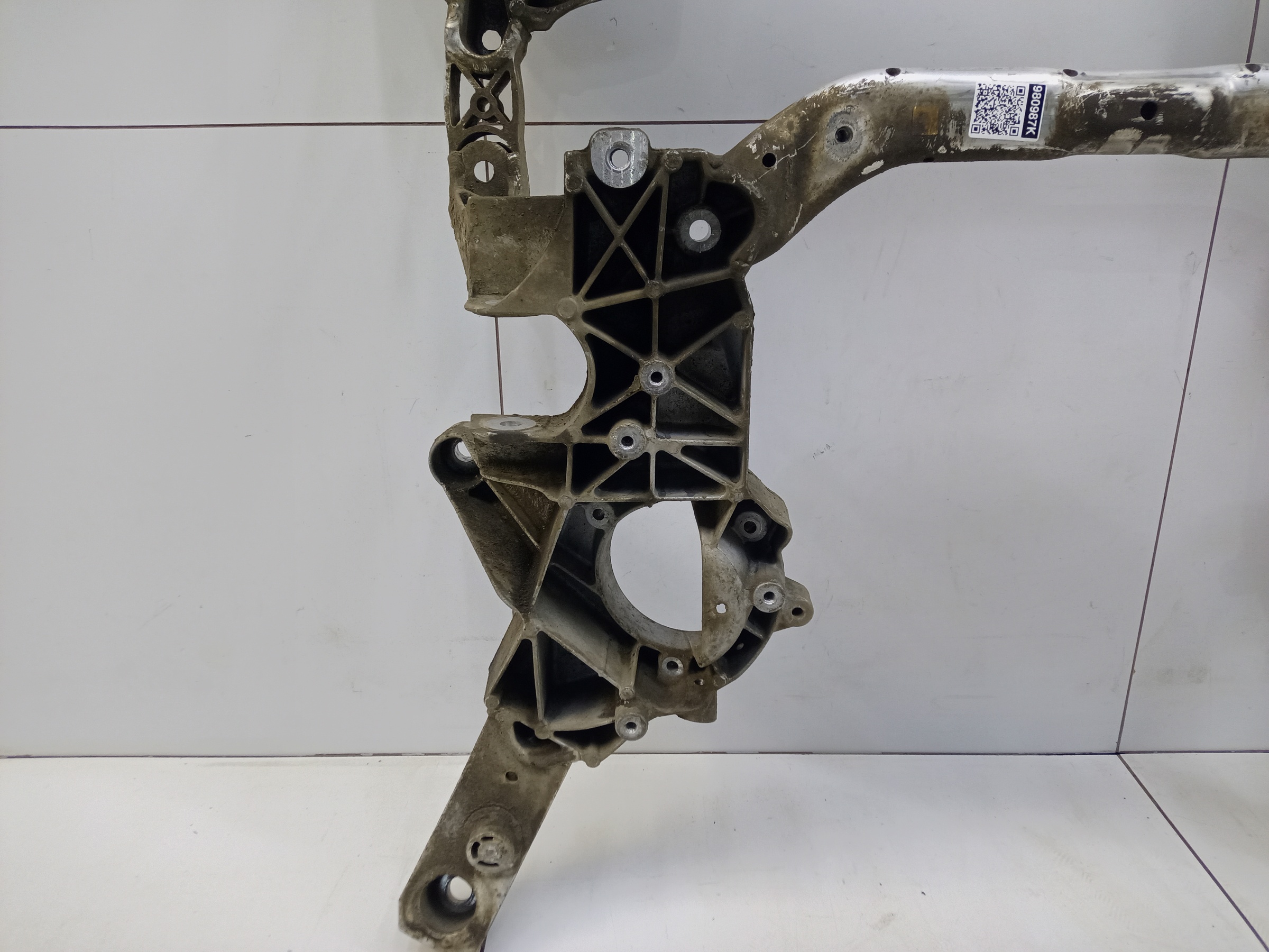 Подрамник передний BMW 5er G30 4WD