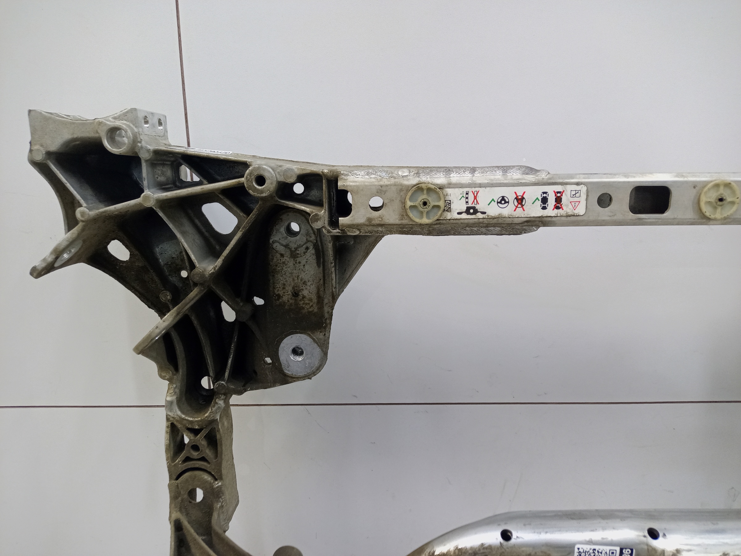 Подрамник передний BMW 5er G30 4WD