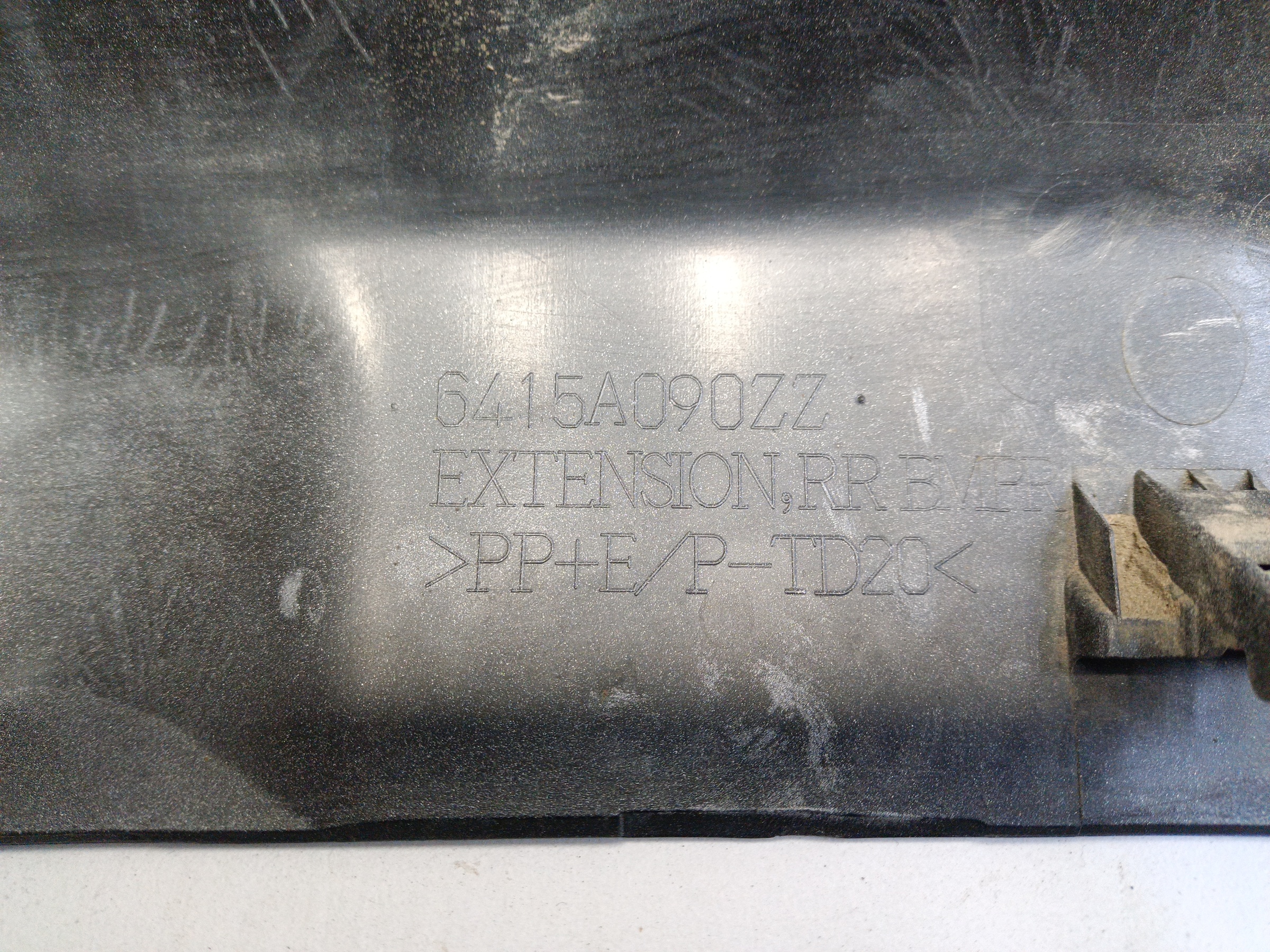 Юбка заднего бампера Mitsubishi Outlander 3 Restail 3