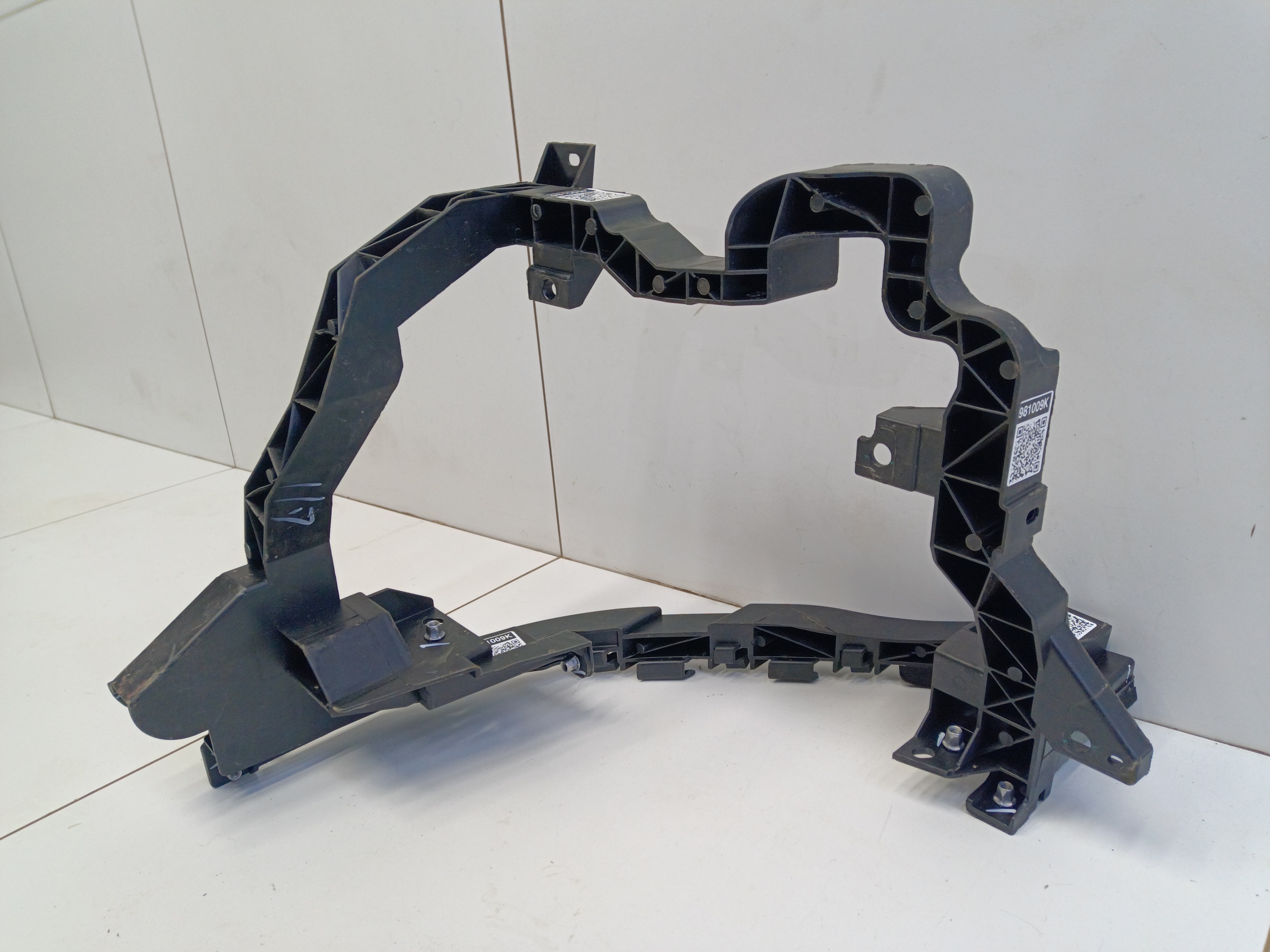 Кронштейн фары передней правой Haval F7 2