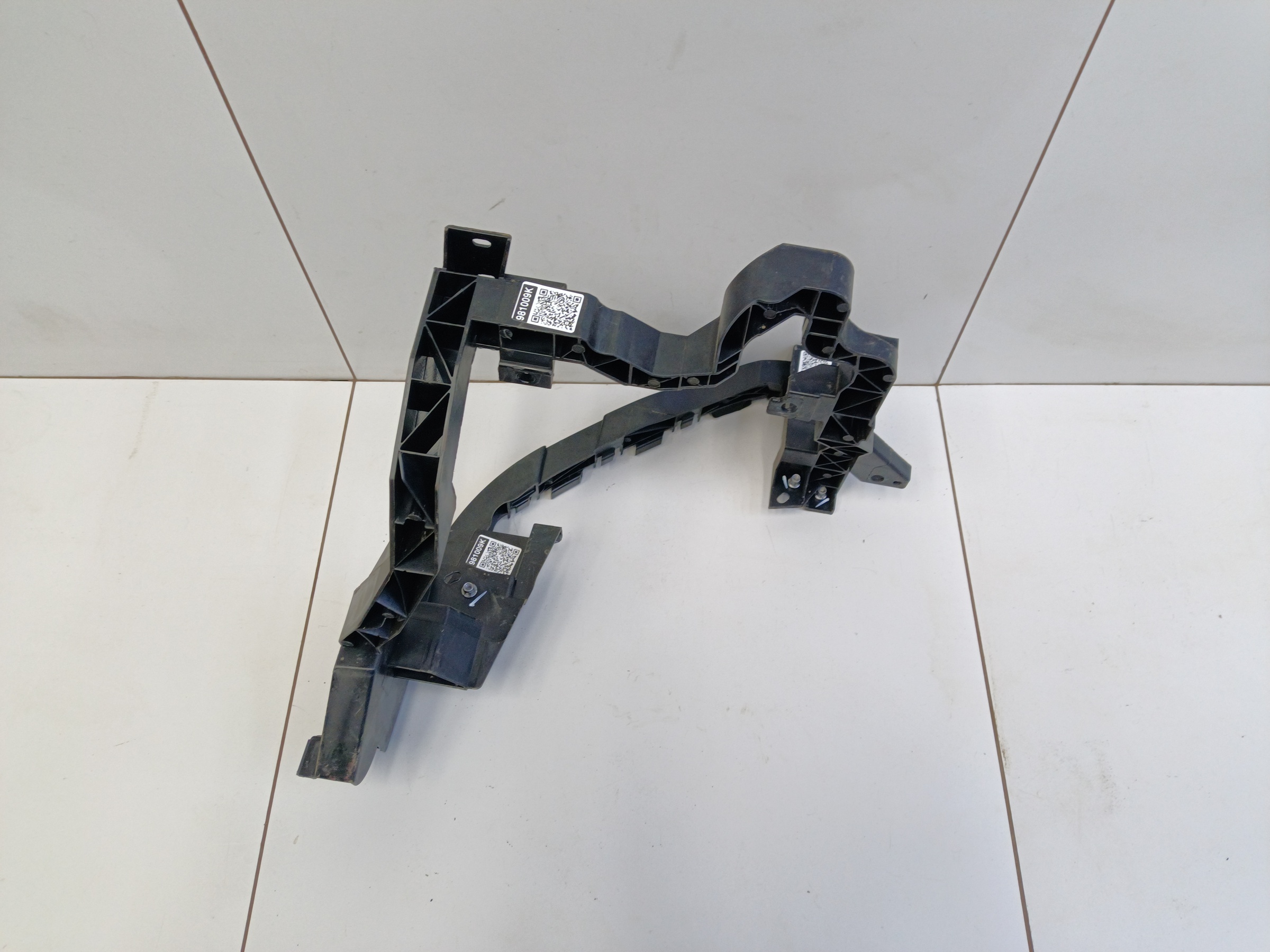 Кронштейн фары передней правой Haval F7 2