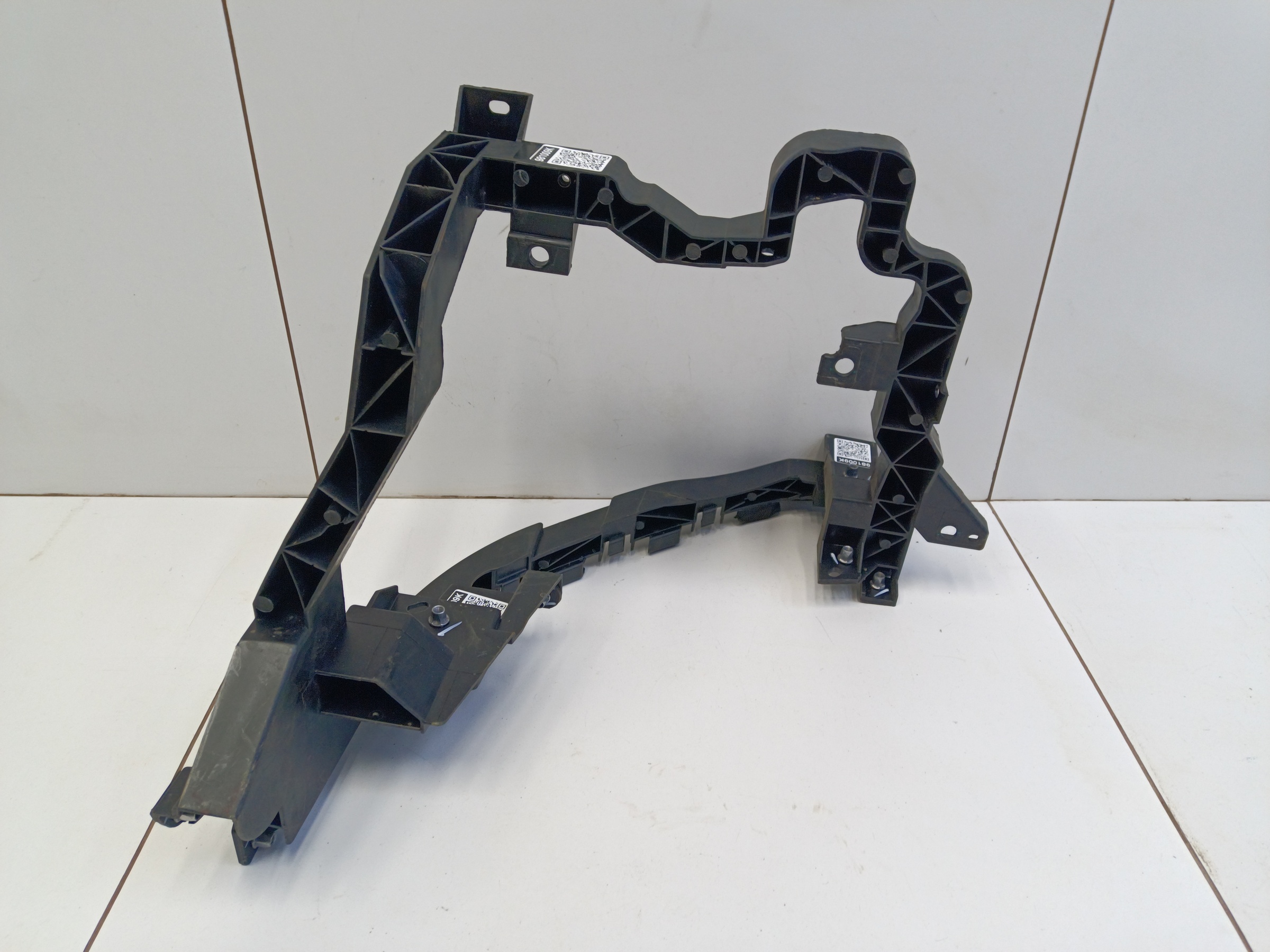 Кронштейн фары передней правой Haval F7 2