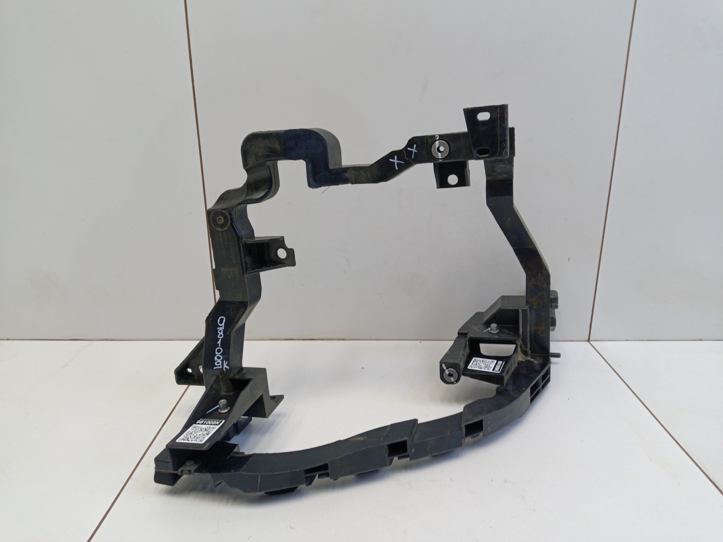 Кронштейн фары передней правой Haval F7 2