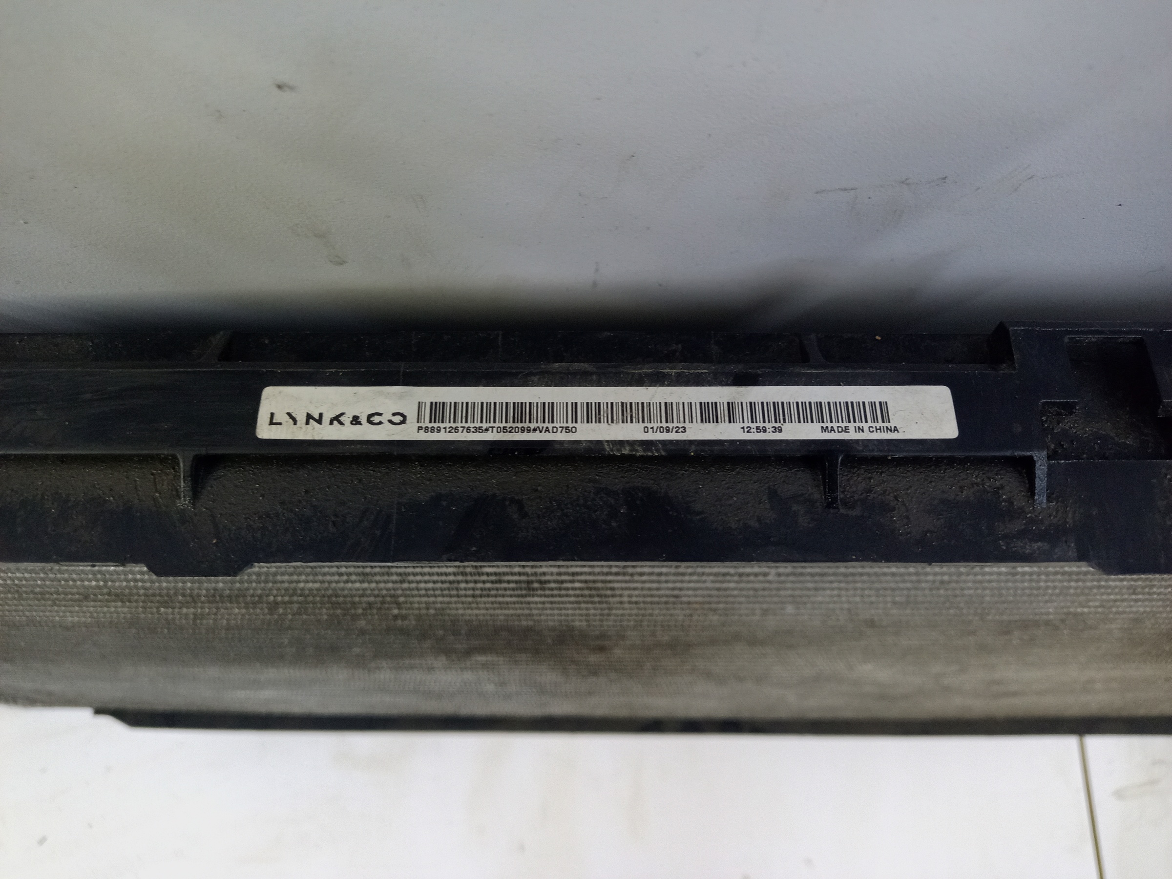 Радиатор кондиционера Geely Monjaro