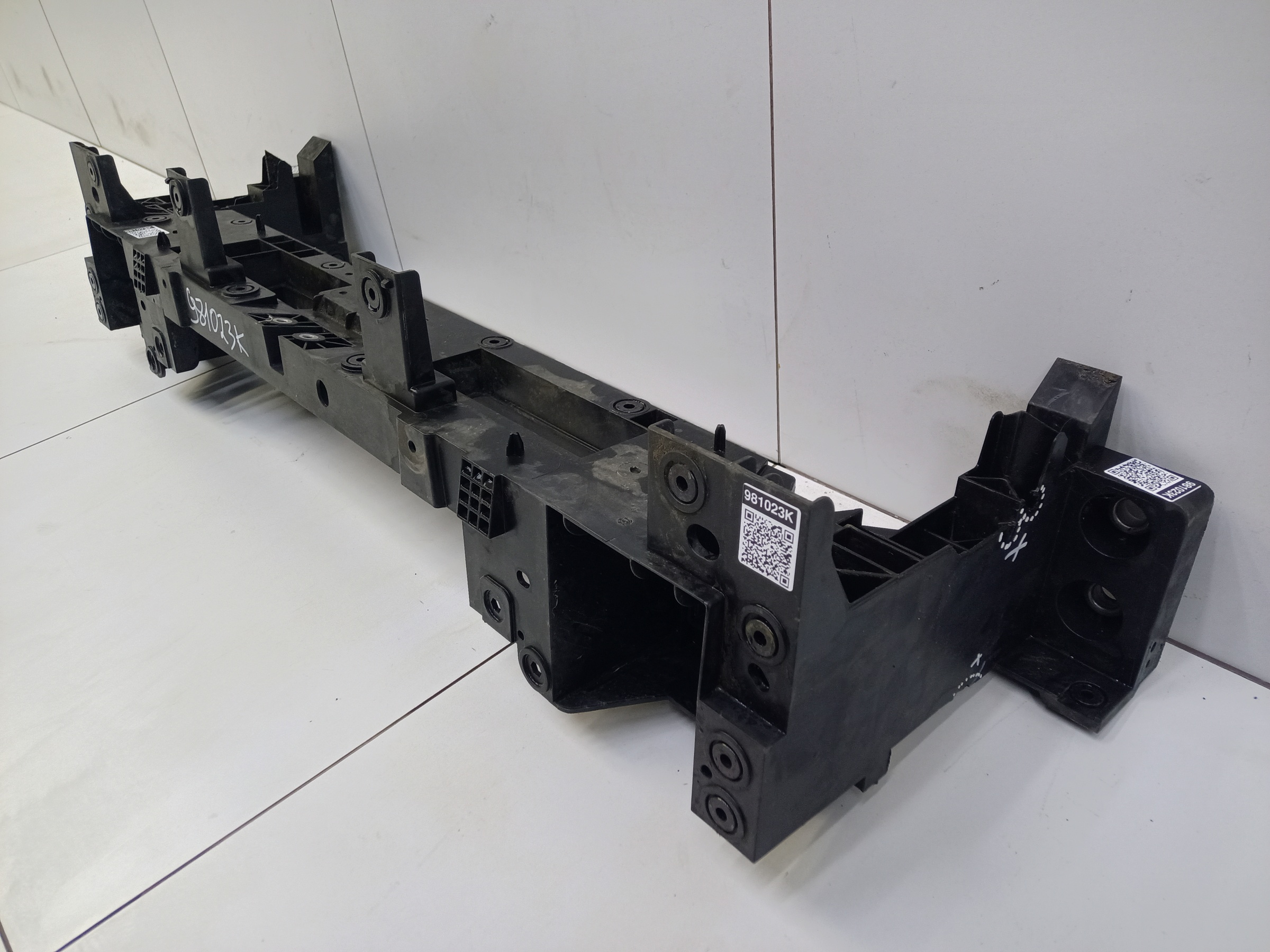 Панель передняя Geely Monjaro