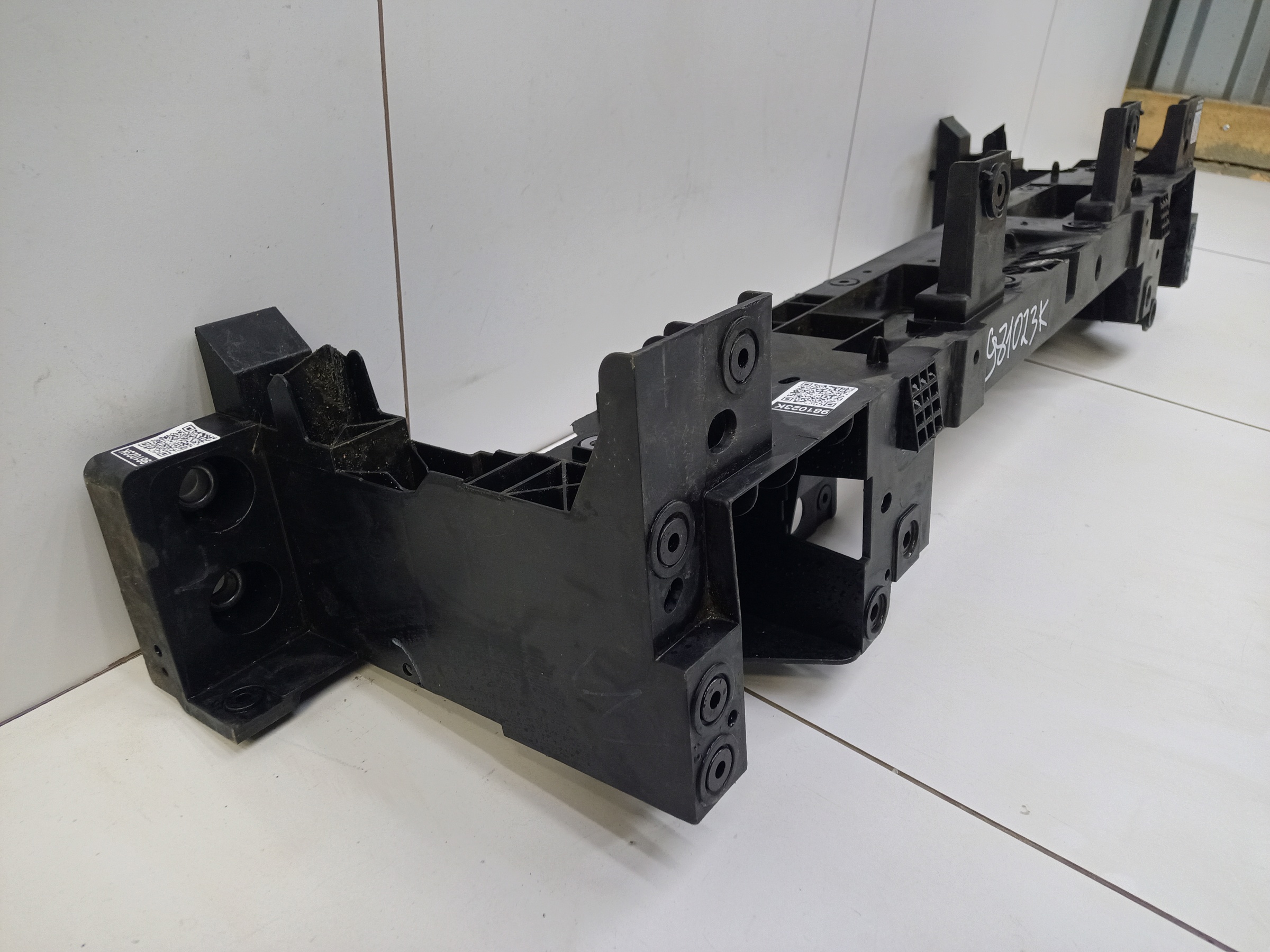 Панель передняя Geely Monjaro