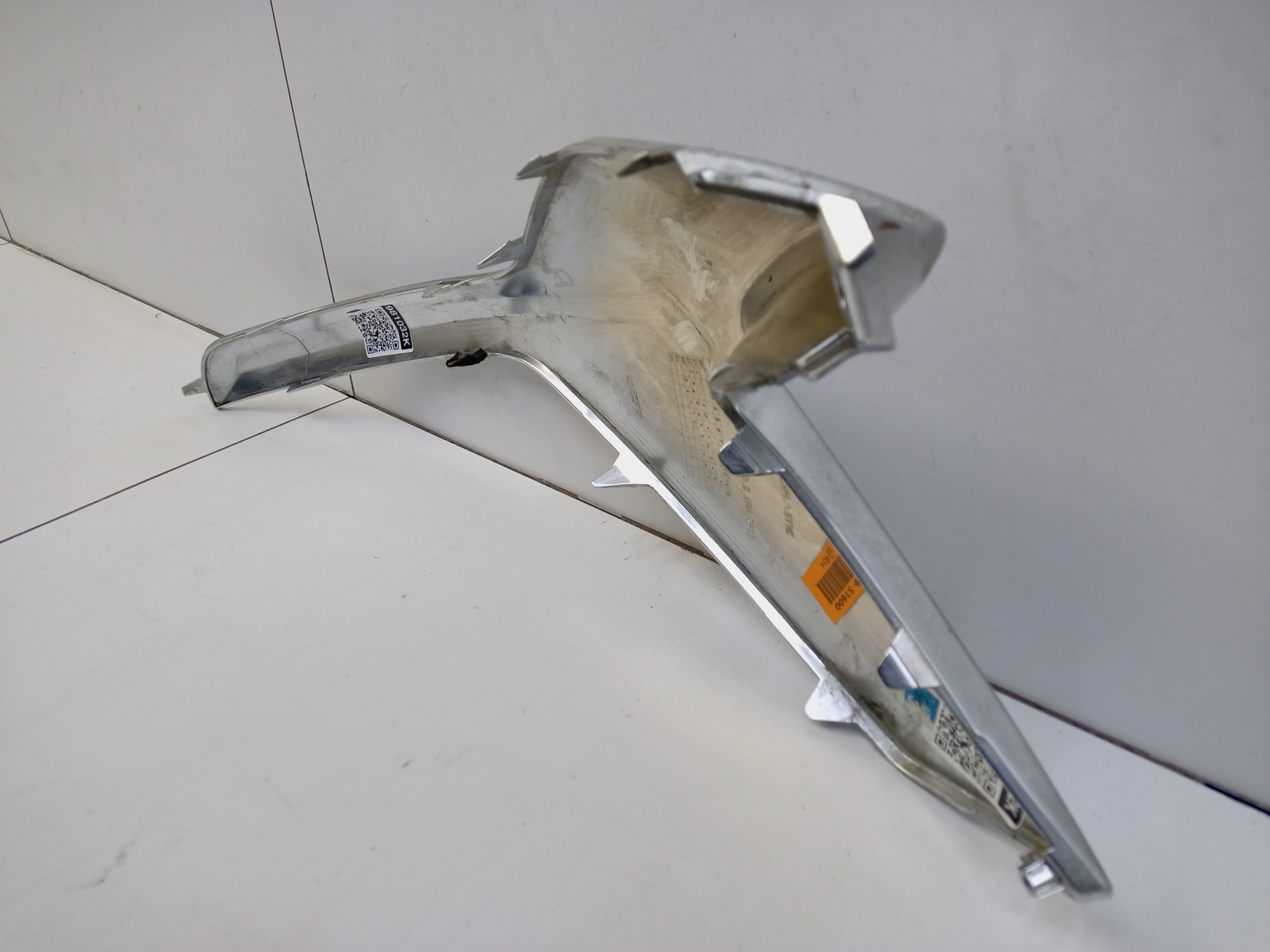 Накладка "хром" переднего бампера нижняя правая Hyundai Santa Fe 4 Restail