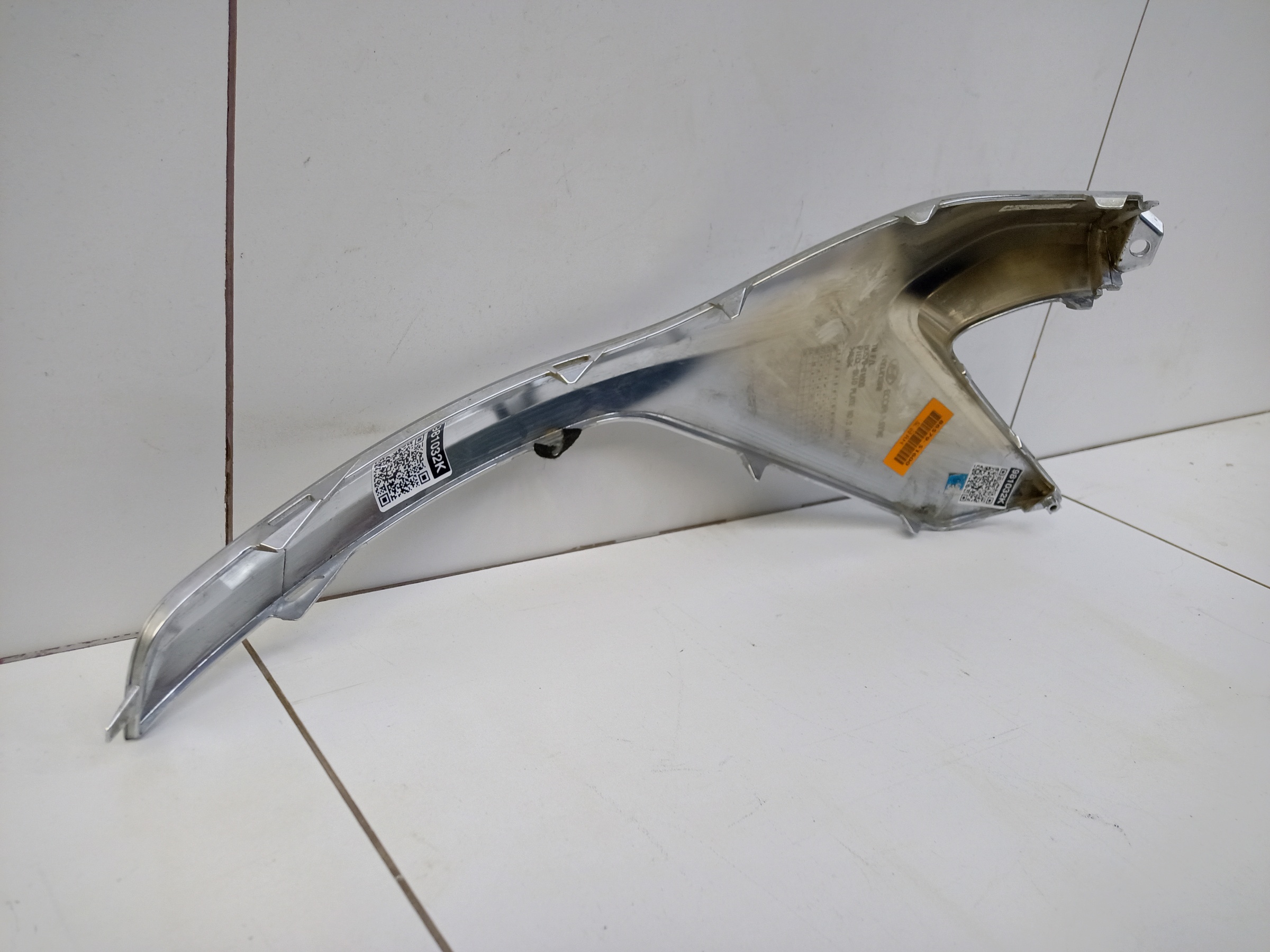 Накладка "хром" переднего бампера нижняя правая Hyundai Santa Fe 4 Restail