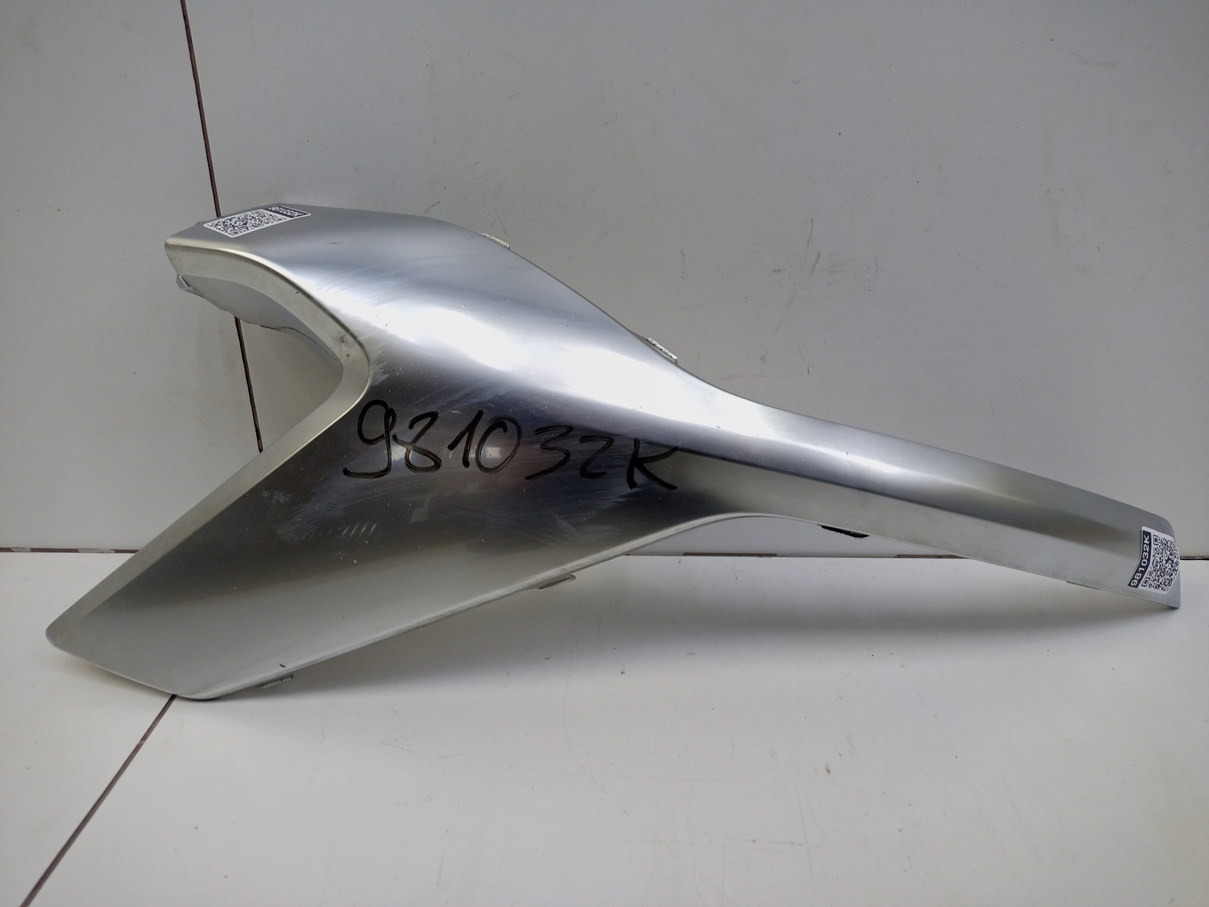 Накладка "хром" переднего бампера нижняя правая Hyundai Santa Fe 4 Restail