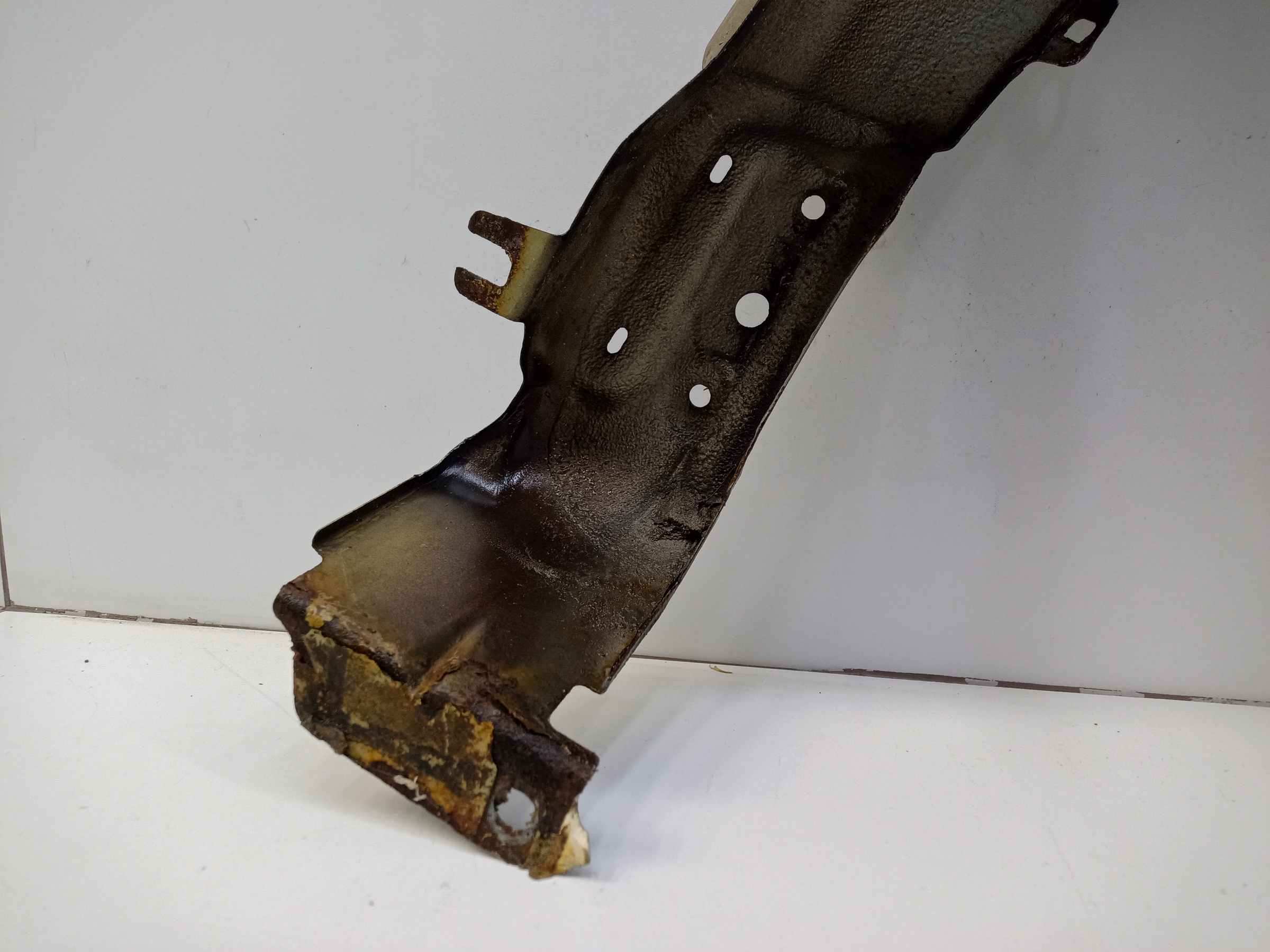 Крыло переднее левое Renault Duster 1