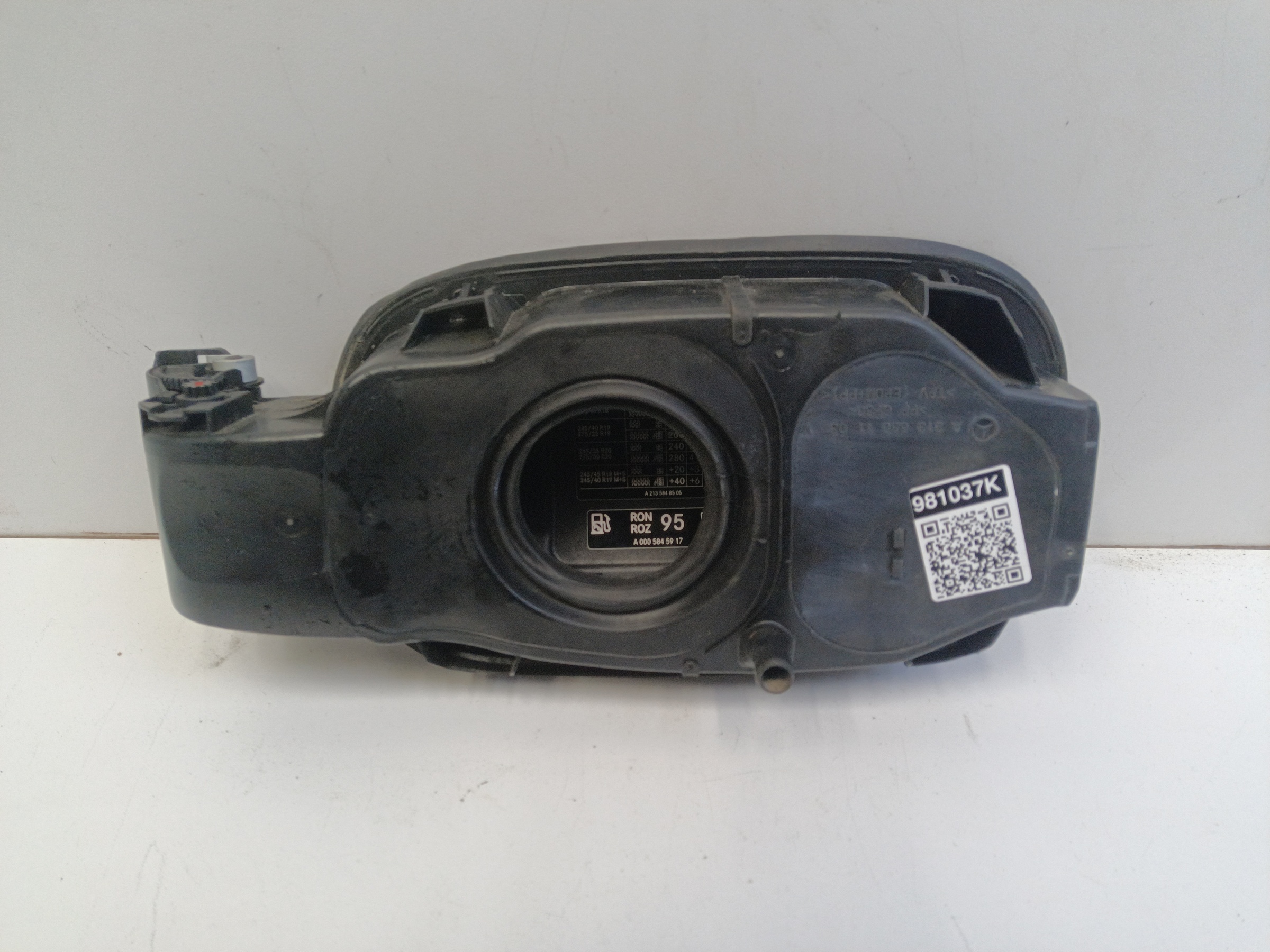 Лючок бензобака Mercedes Benz E-Klasse W213