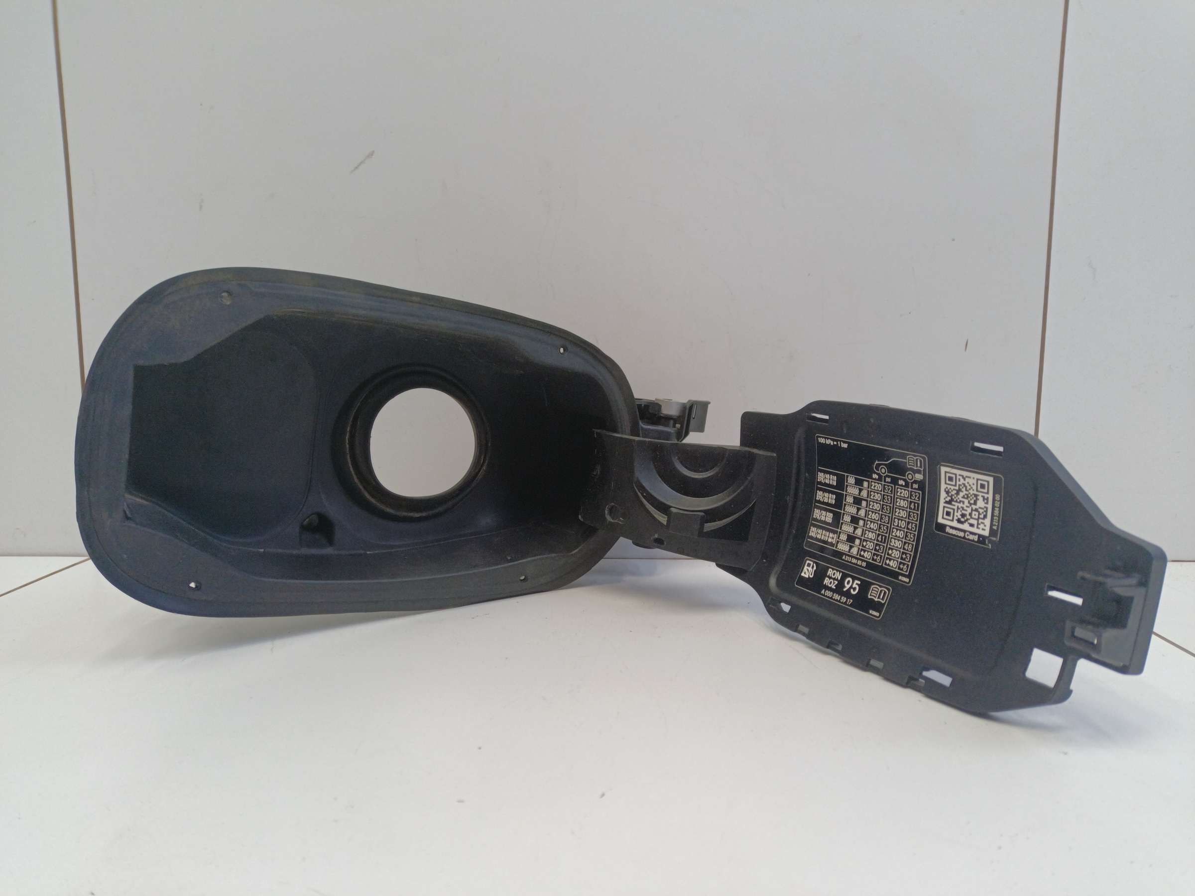 Лючок бензобака Mercedes Benz E-Klasse W213