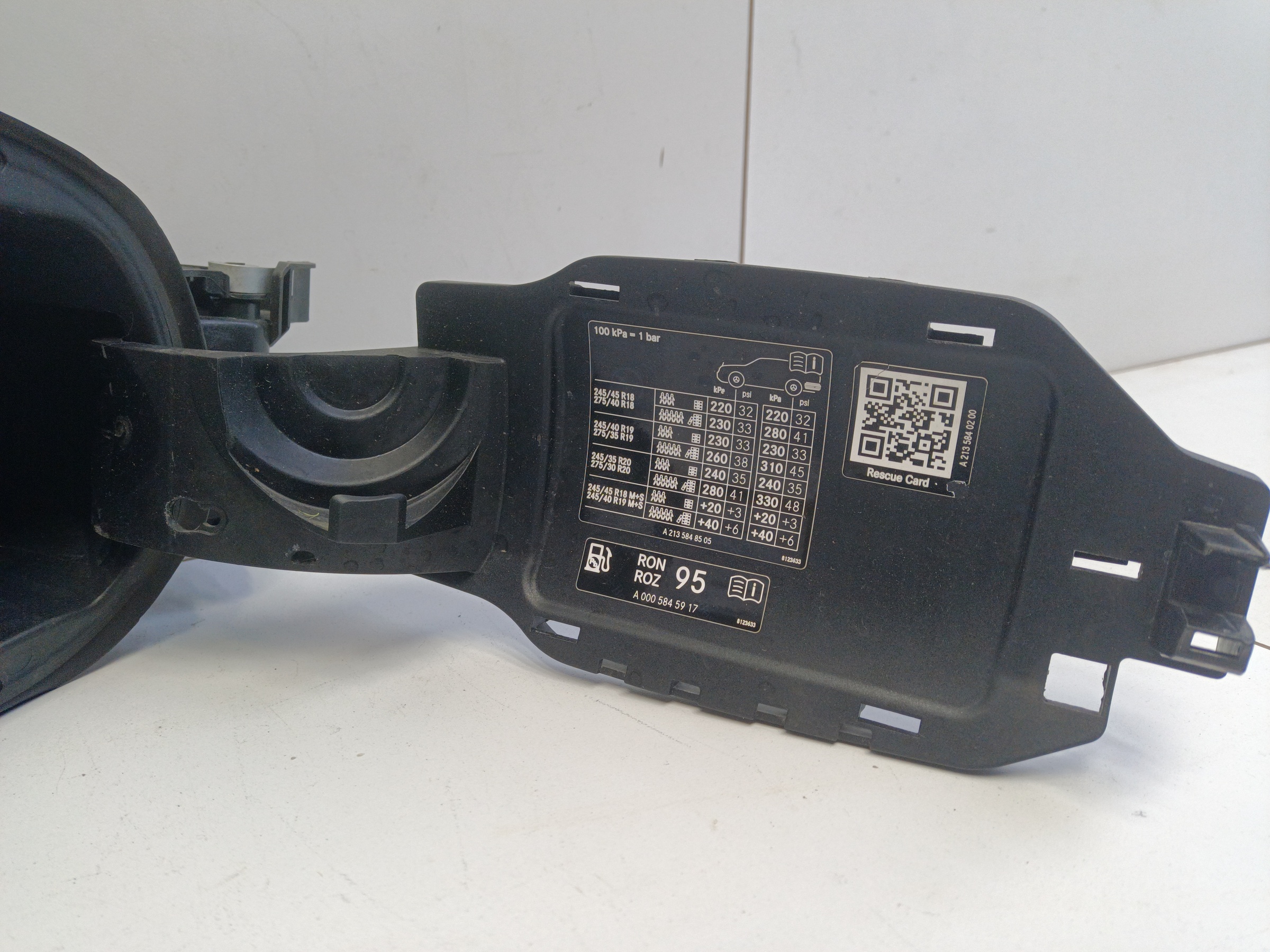 Лючок бензобака Mercedes Benz E-Klasse W213