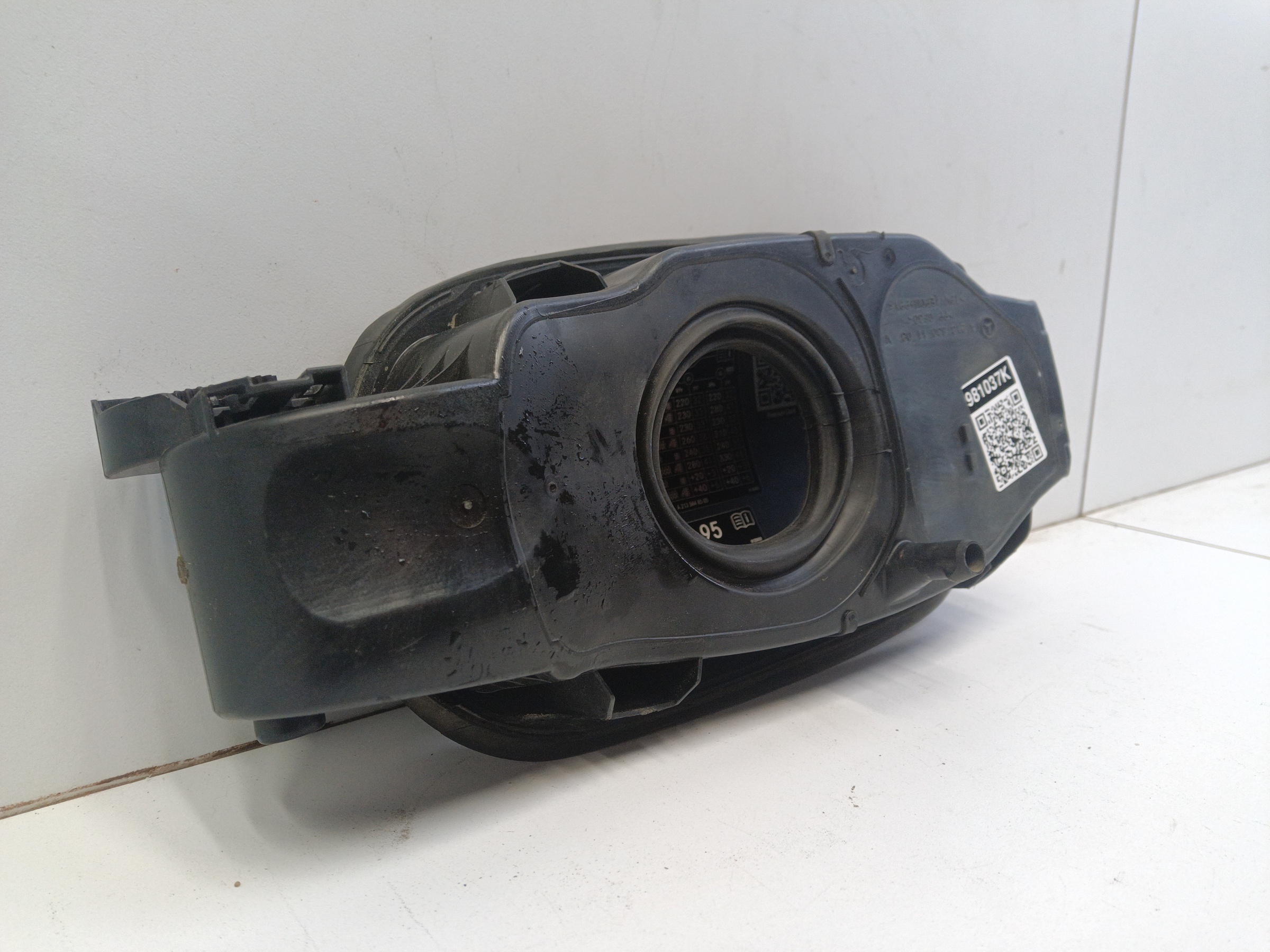 Лючок бензобака Mercedes Benz E-Klasse W213