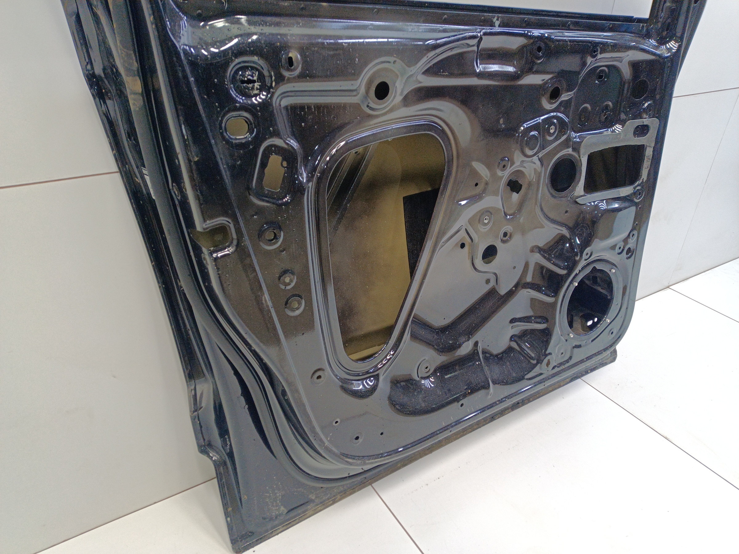 Дверь передняя левая Skoda Karoq