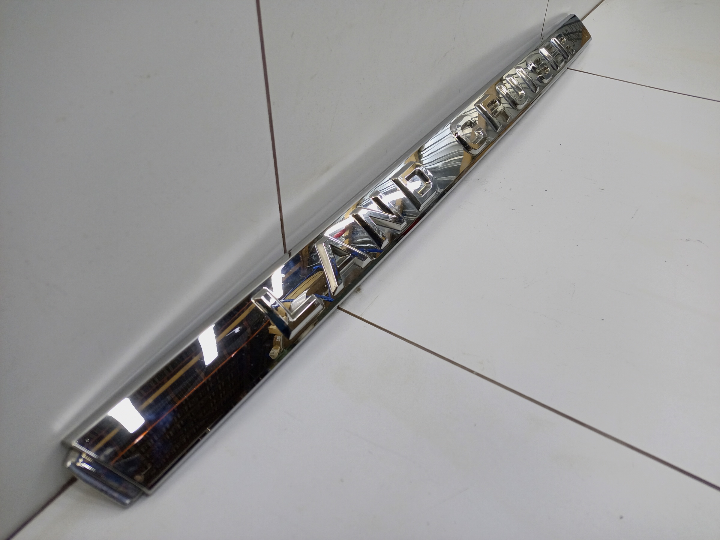 Накладка хром крышки багажника Toyota Land Cruiser 200 Restail 2