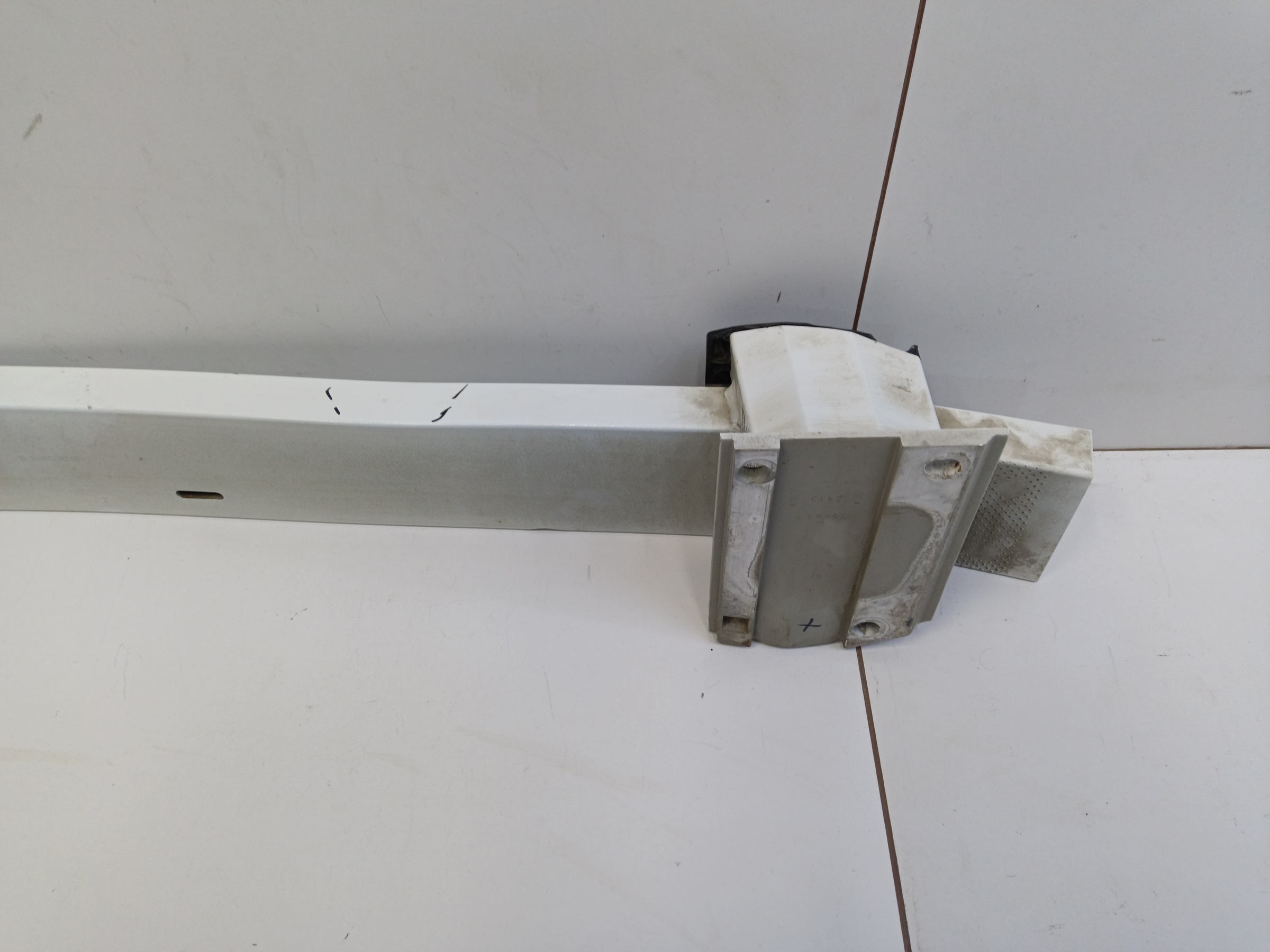 Усилитель заднего бампера Volvo XC90 2