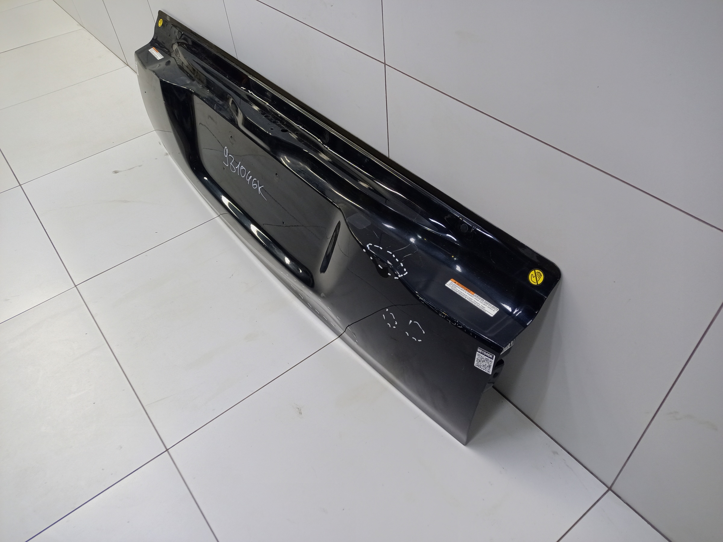 Крышка багажника нижняя часть Toyota Land Cruiser 200