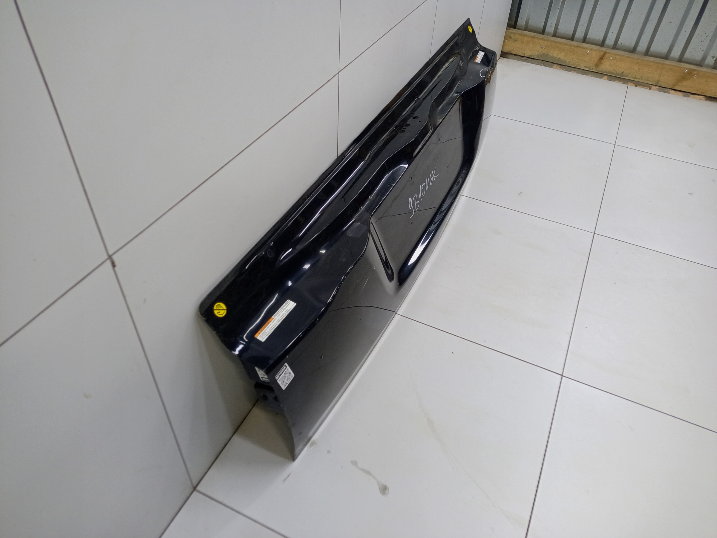 Крышка багажника нижняя часть Toyota Land Cruiser 200