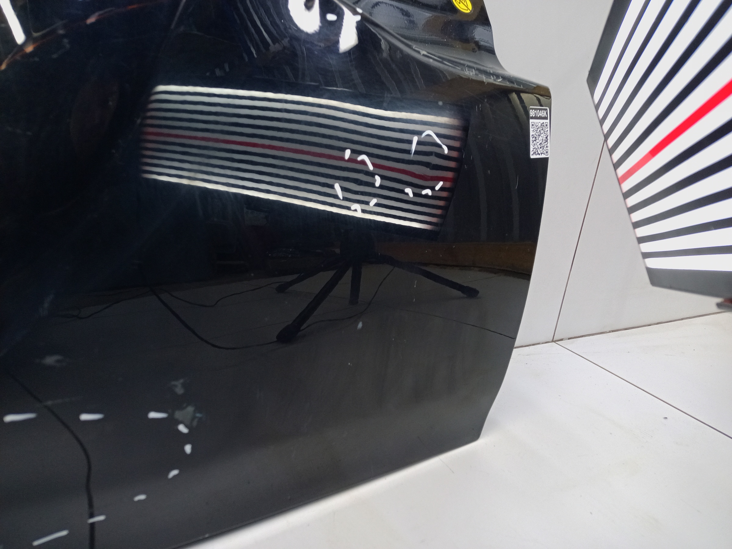 Крышка багажника нижняя часть Toyota Land Cruiser 200