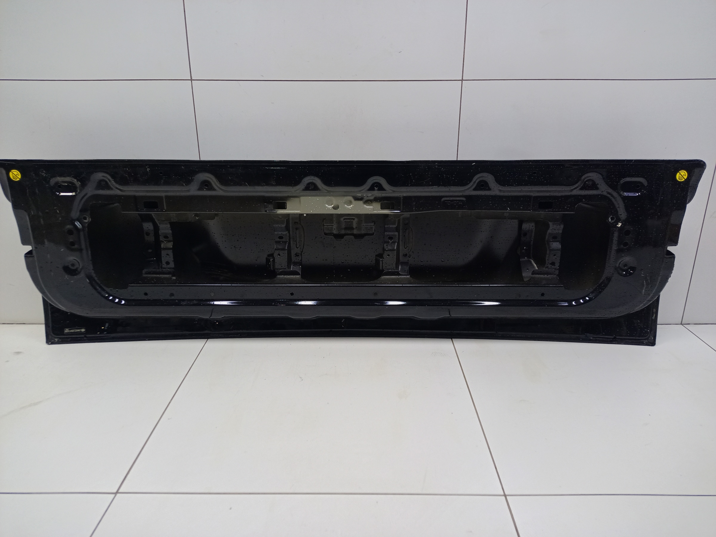 Крышка багажника нижняя часть Toyota Land Cruiser 200