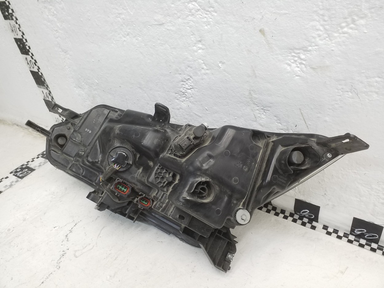 Фара передняя правая Nissan Qashqai 2 Restail LED