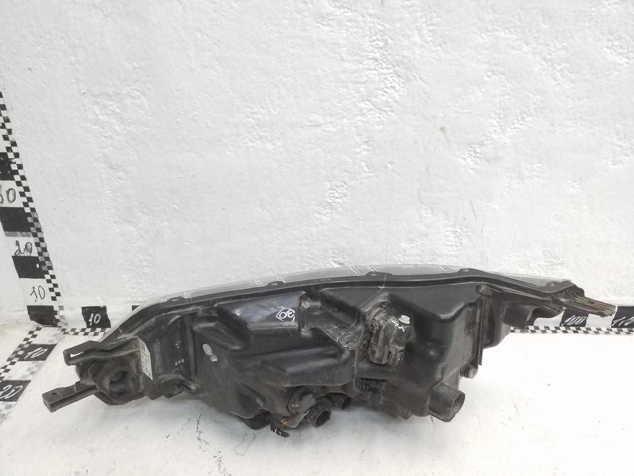 Фара передняя правая Nissan Qashqai 2 Restail LED