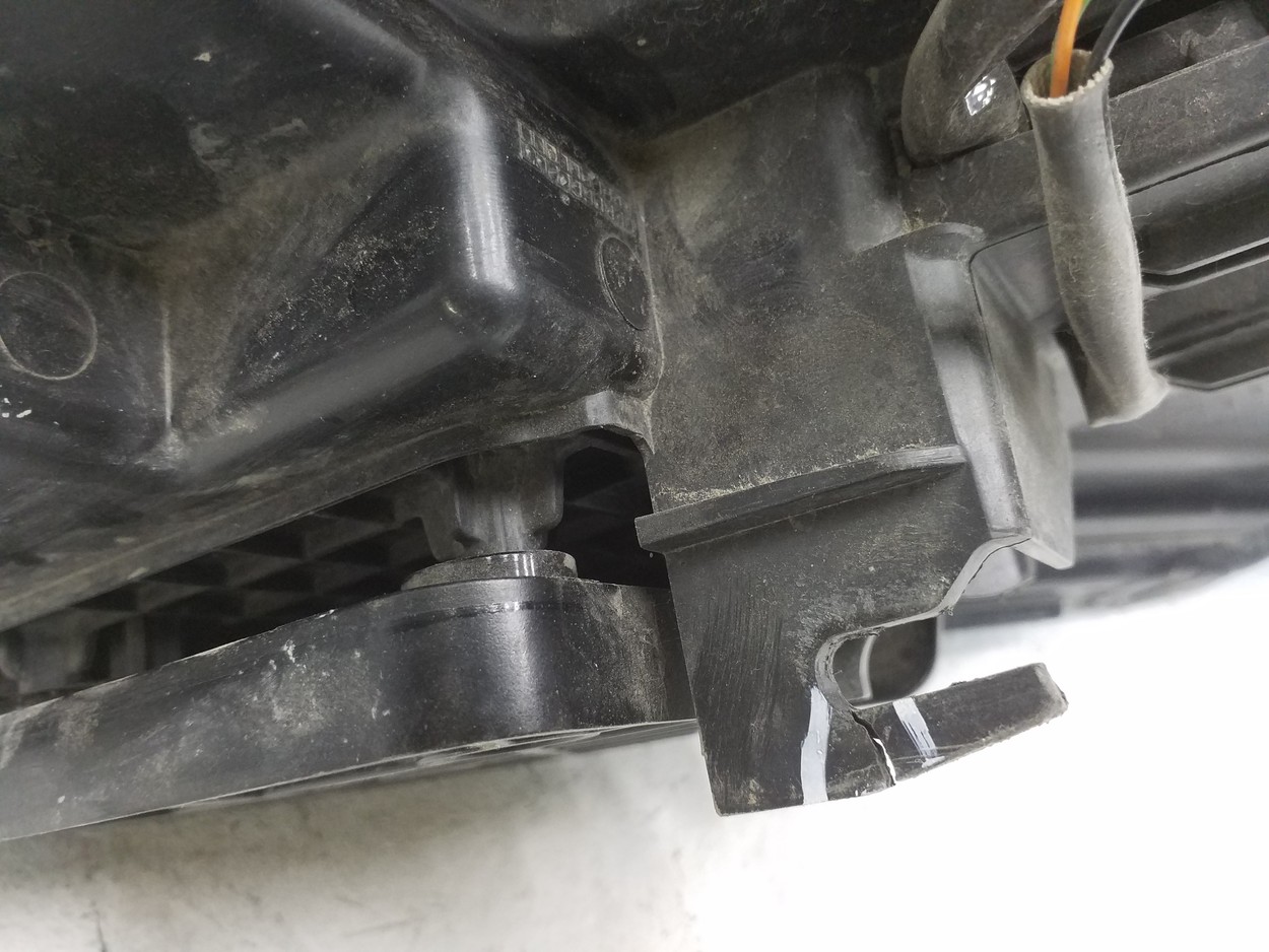 Фара передняя правая Nissan Qashqai 2 Restail LED