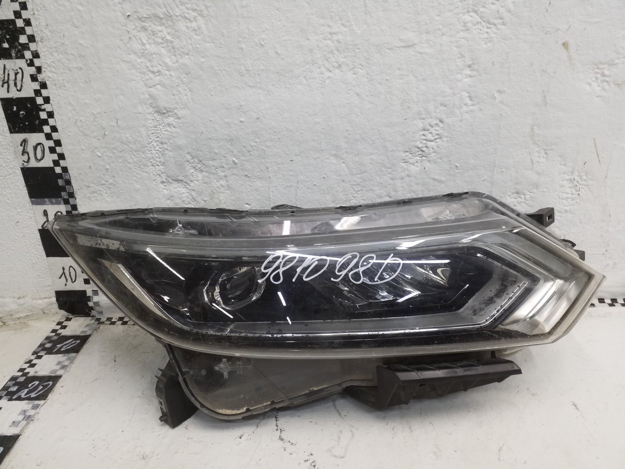 Фара передняя правая Nissan Qashqai 2 Restail LED