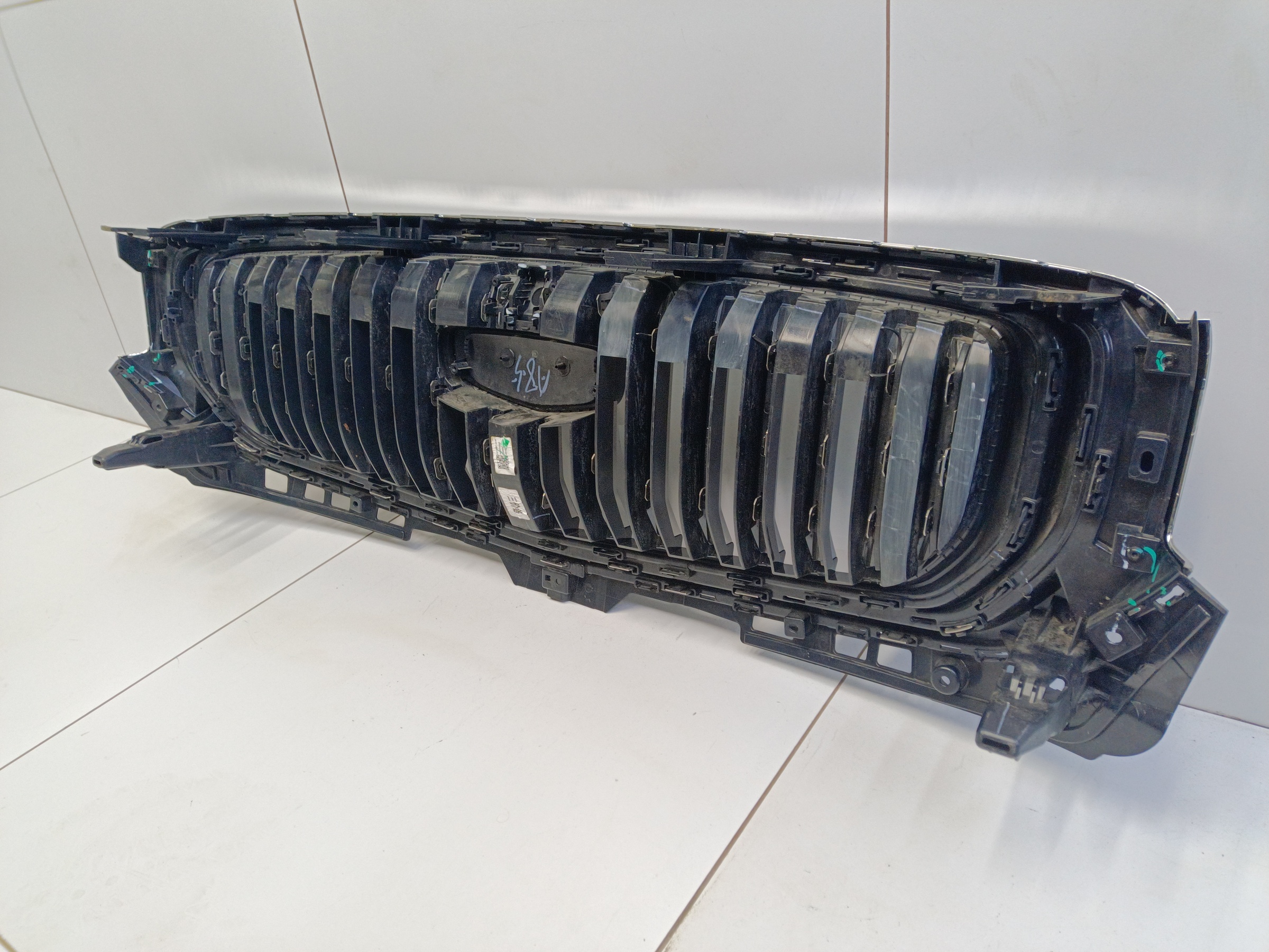 Решетка радиатора Geely Monjaro