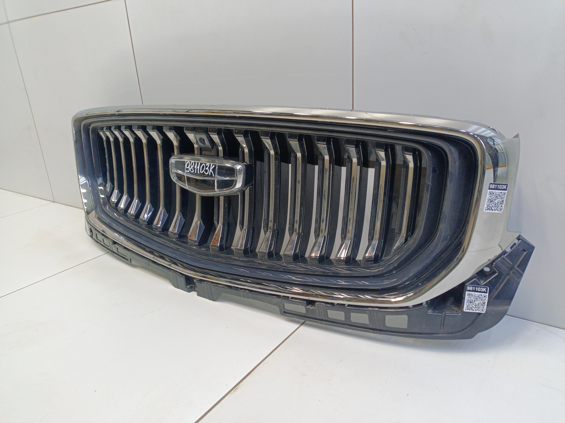 Решетка радиатора Geely Monjaro