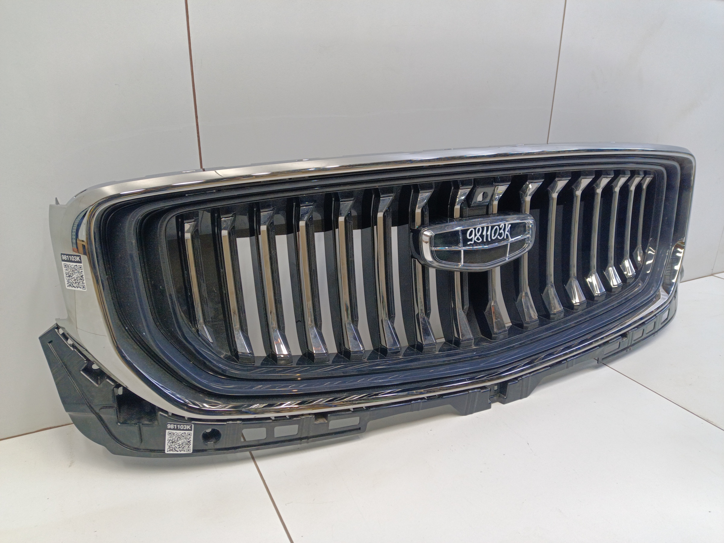 Решетка радиатора Geely Monjaro