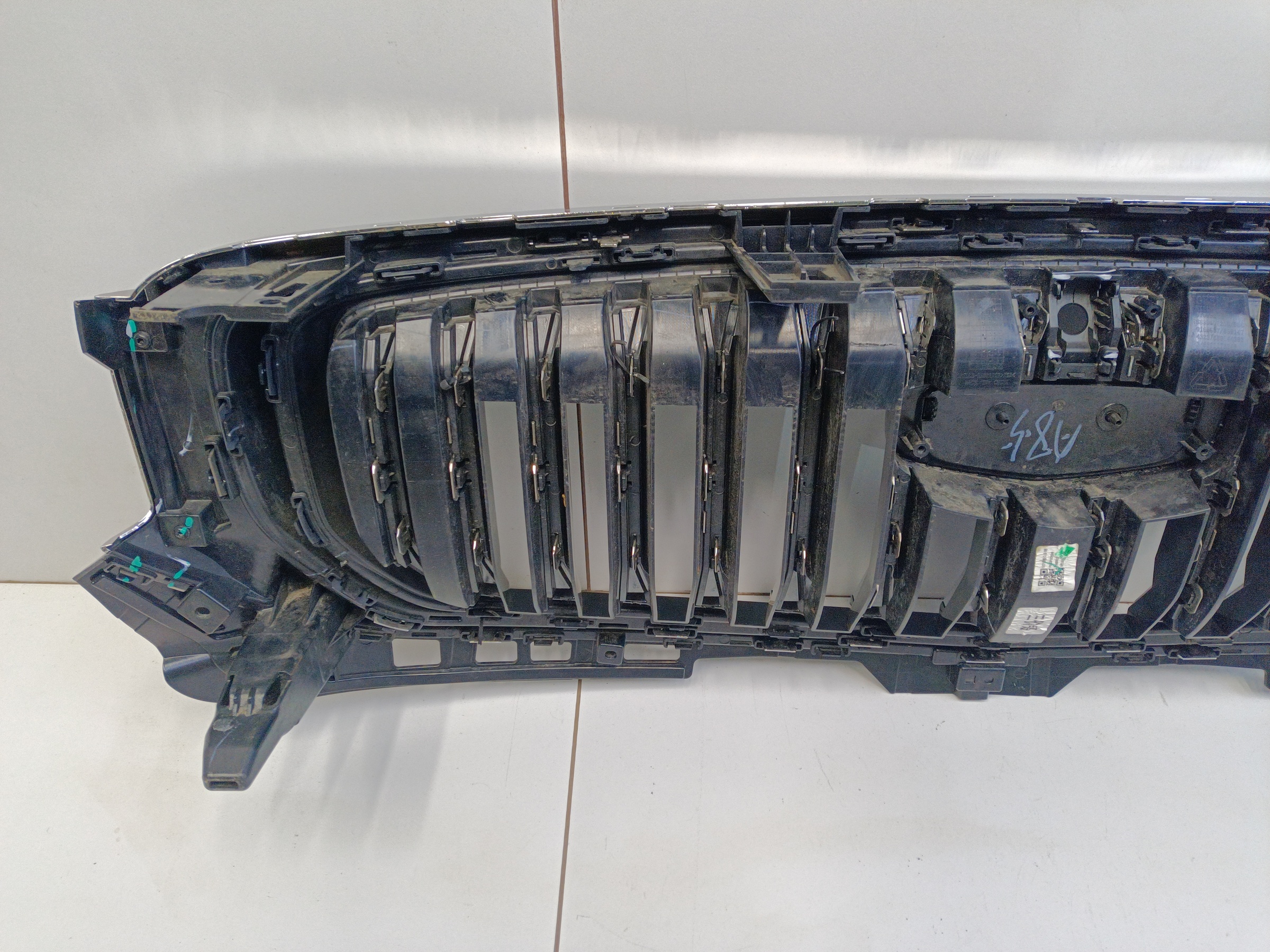 Решетка радиатора Geely Monjaro