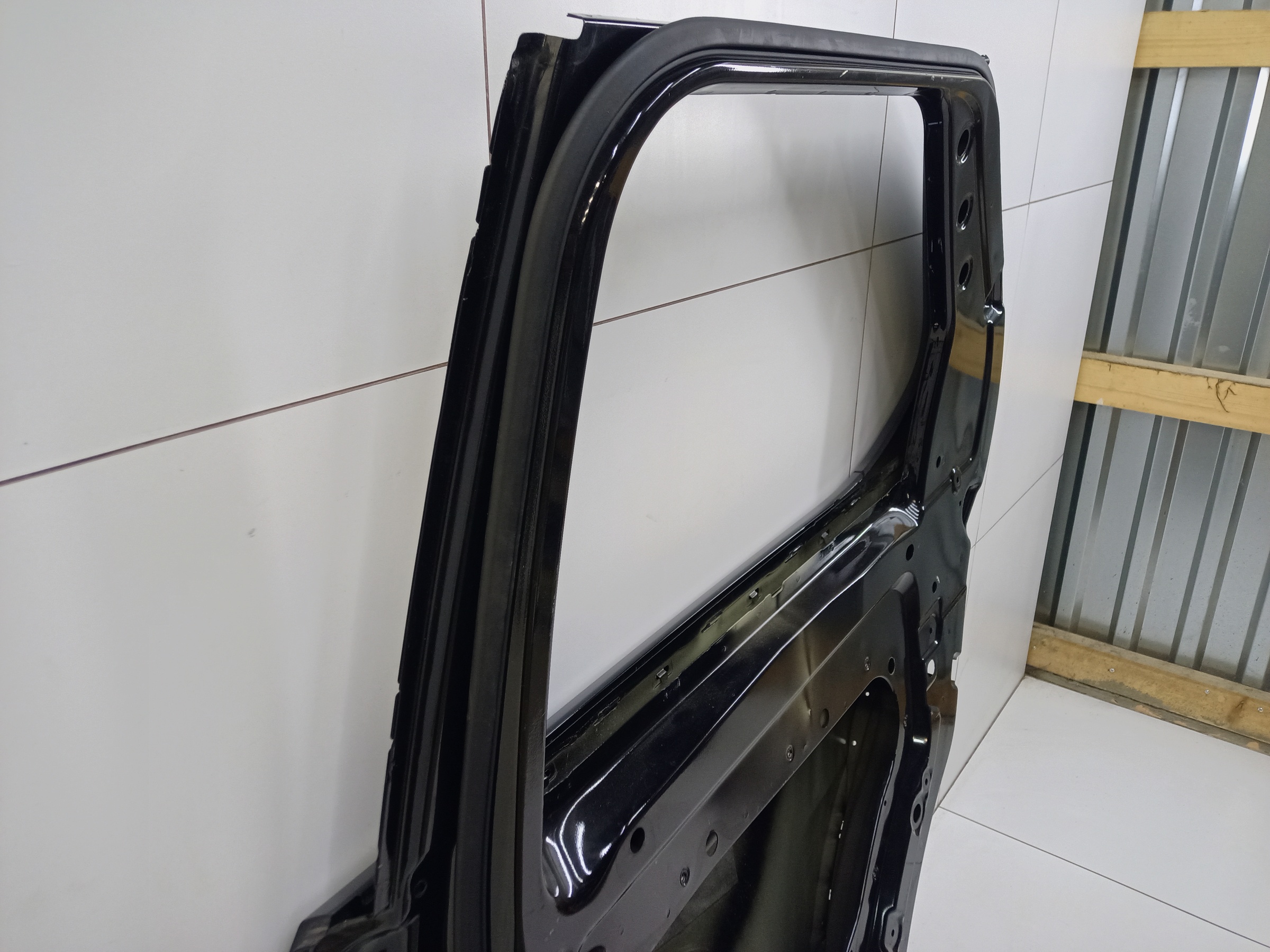 Дверь задняя правая Land Rover Discovery 5