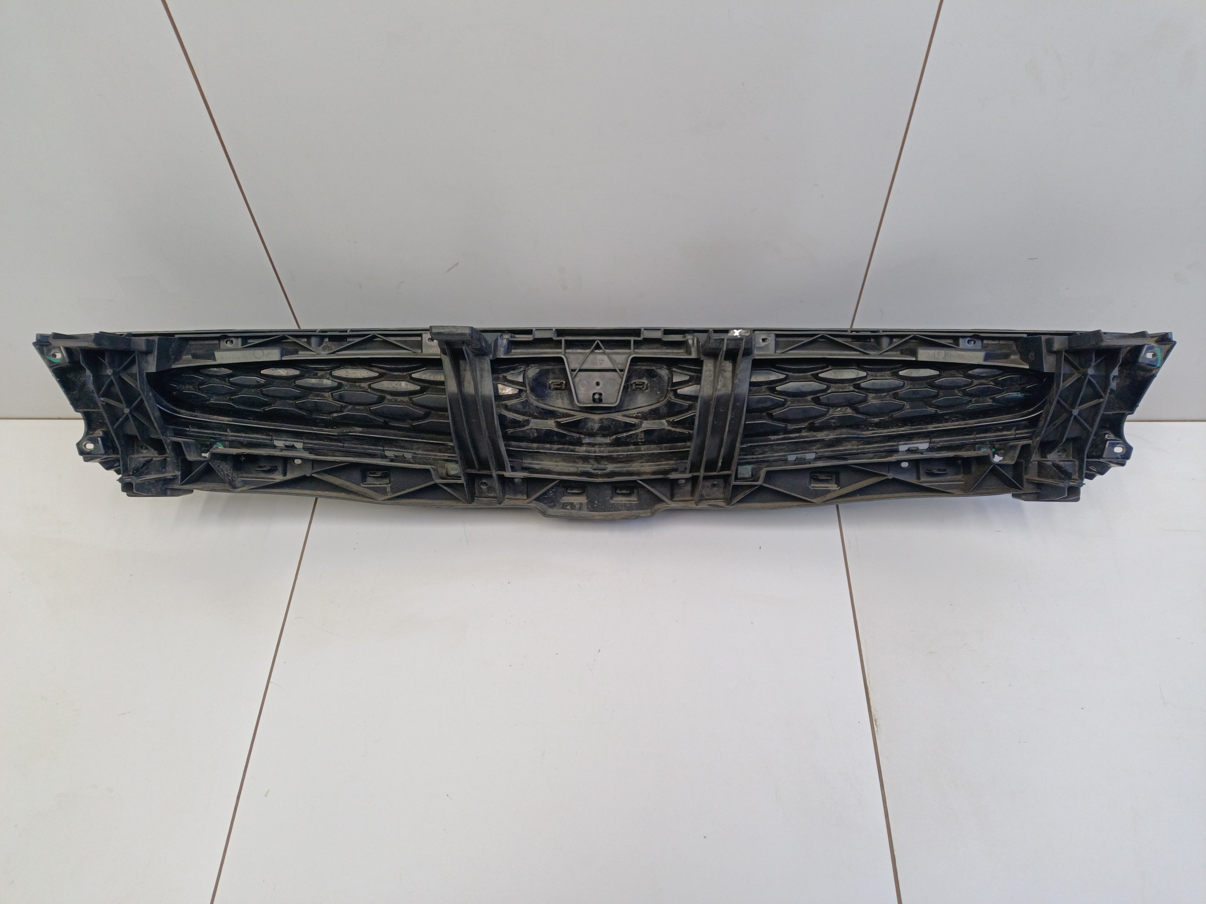 Решетка радиатора Geely Tugella 1 Restail