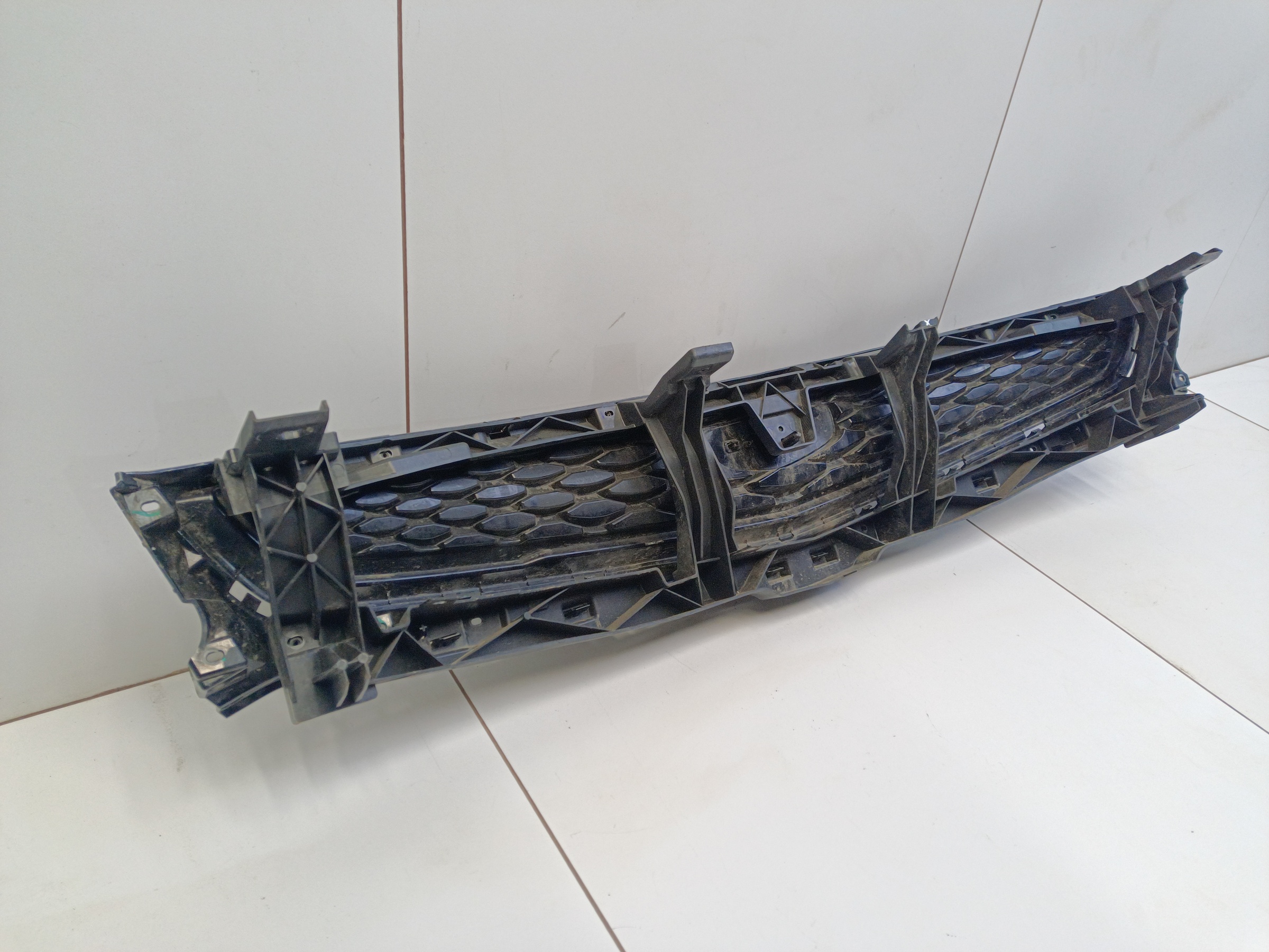 Решетка радиатора Geely Tugella 1 Restail