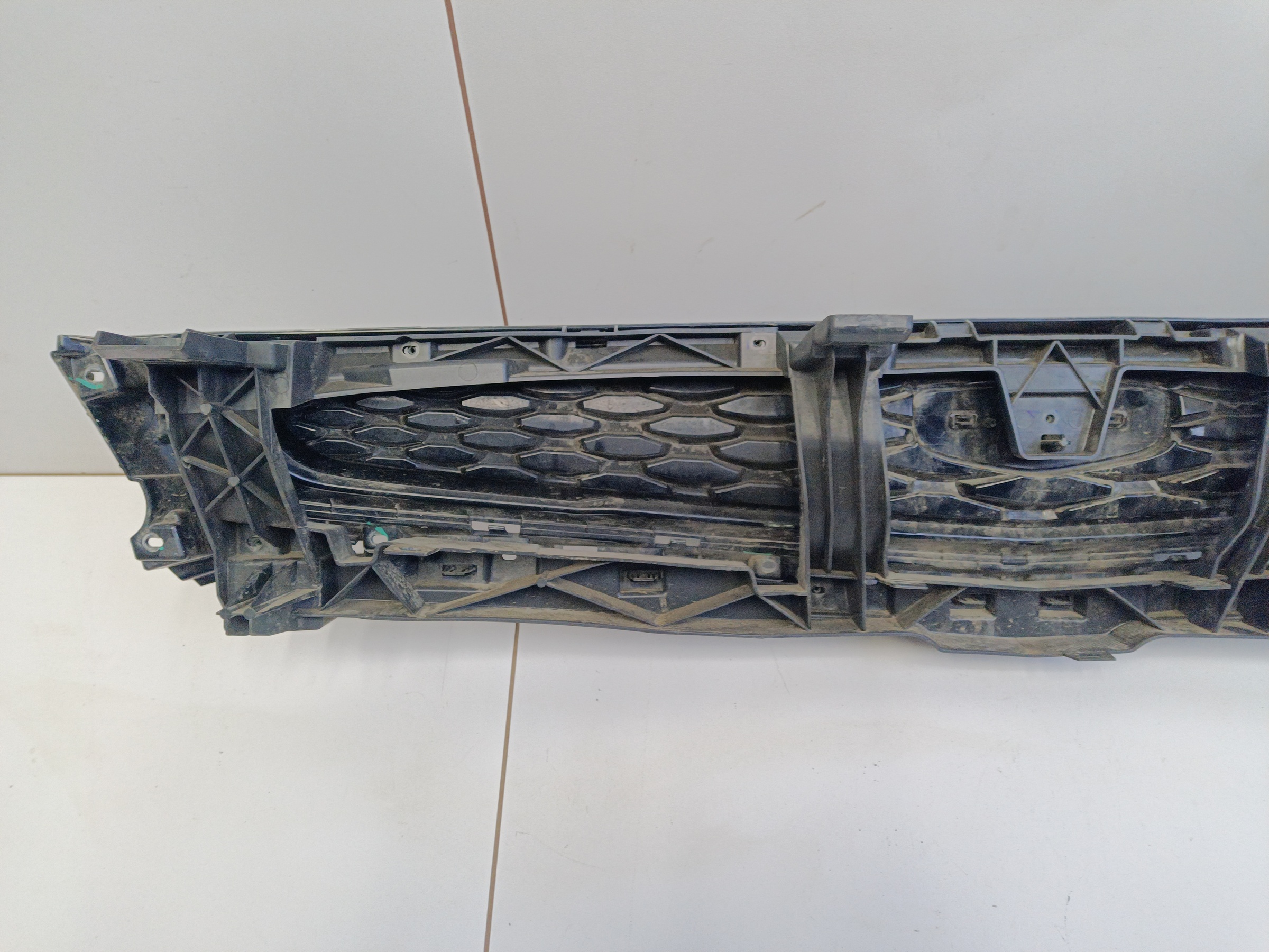 Решетка радиатора Geely Tugella 1 Restail