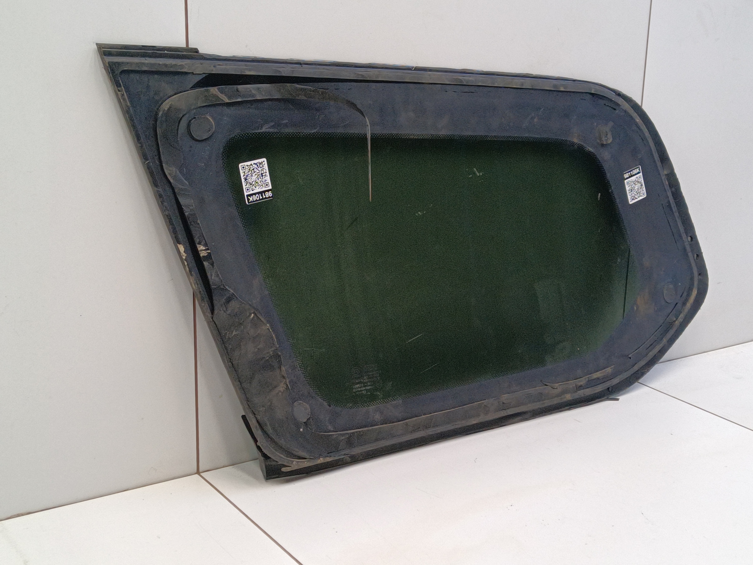 Стекло заднее правое глухое Exeed VX Restail