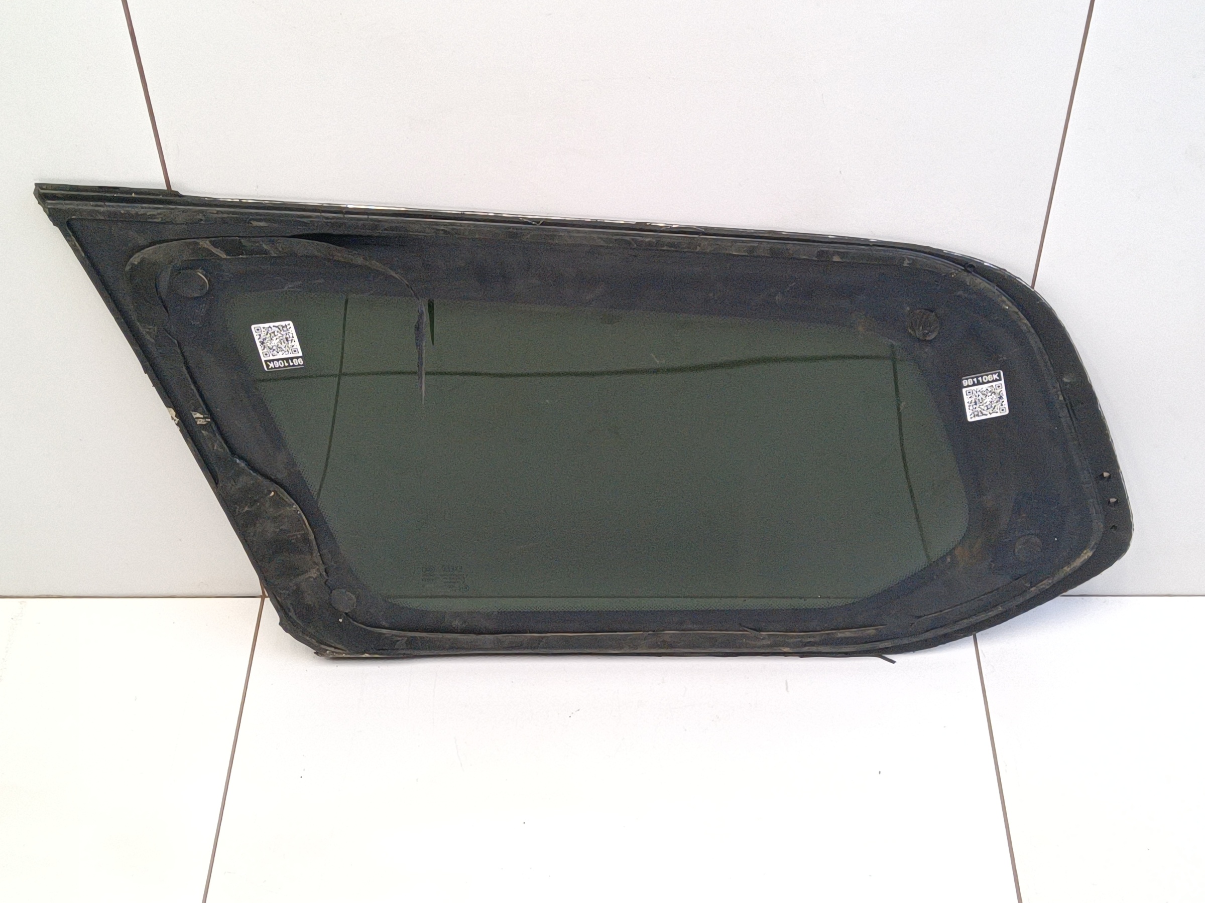 Стекло заднее правое глухое Exeed VX Restail