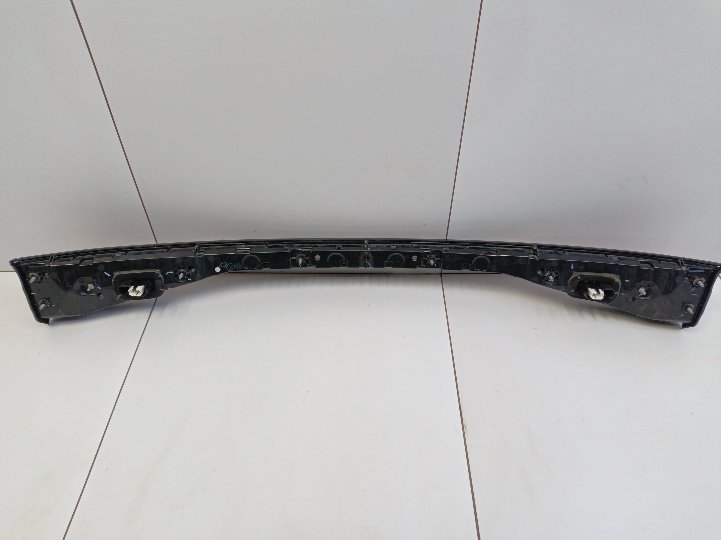 Фонарь крышки багажника центральный Chery Tiggo 8 Pro LED